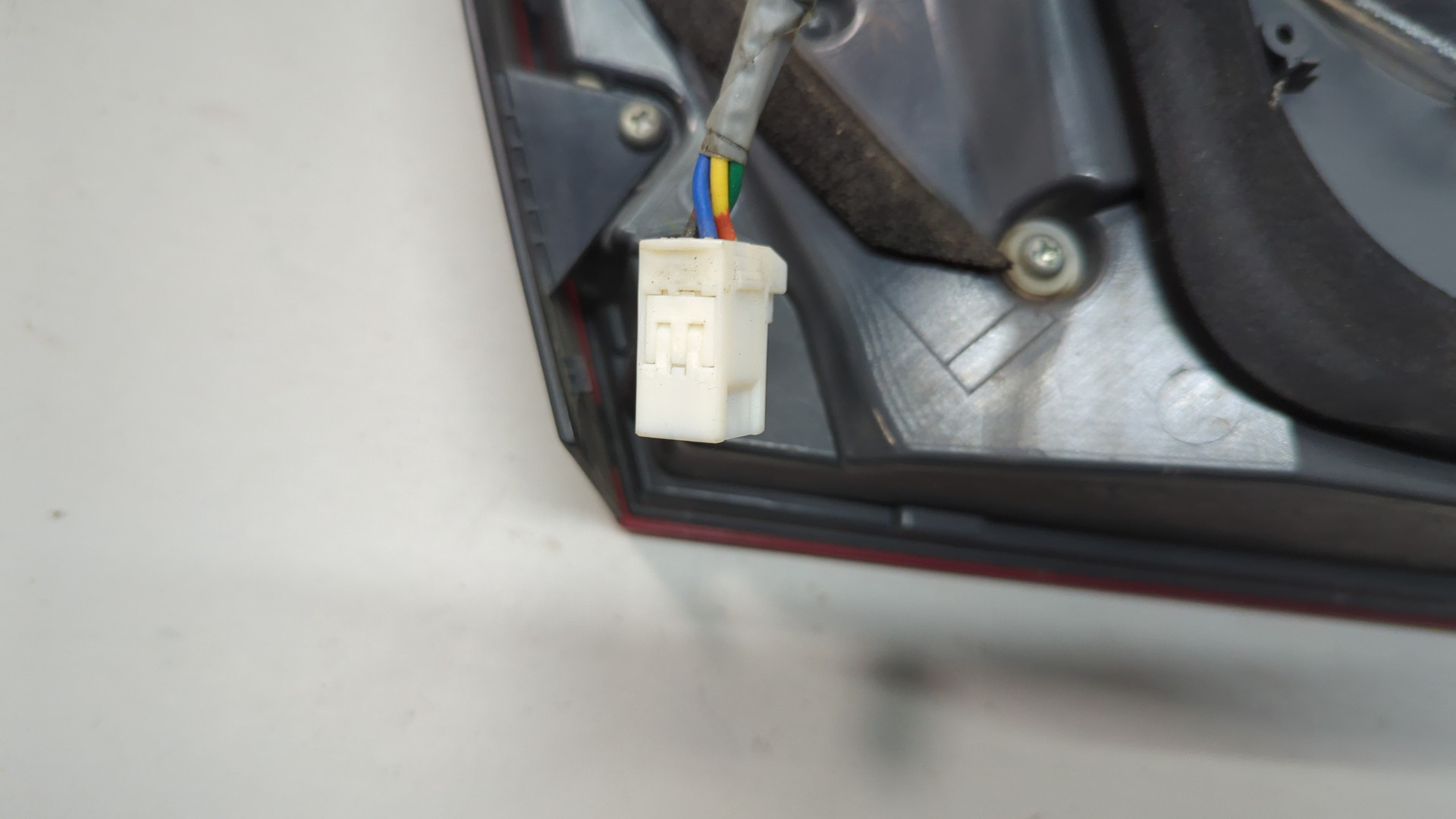 Фонарь задний внутренний правый