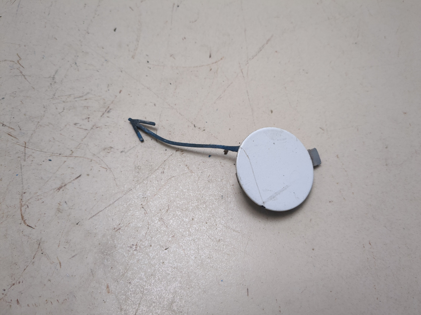 Заглушка буксировочного крюка