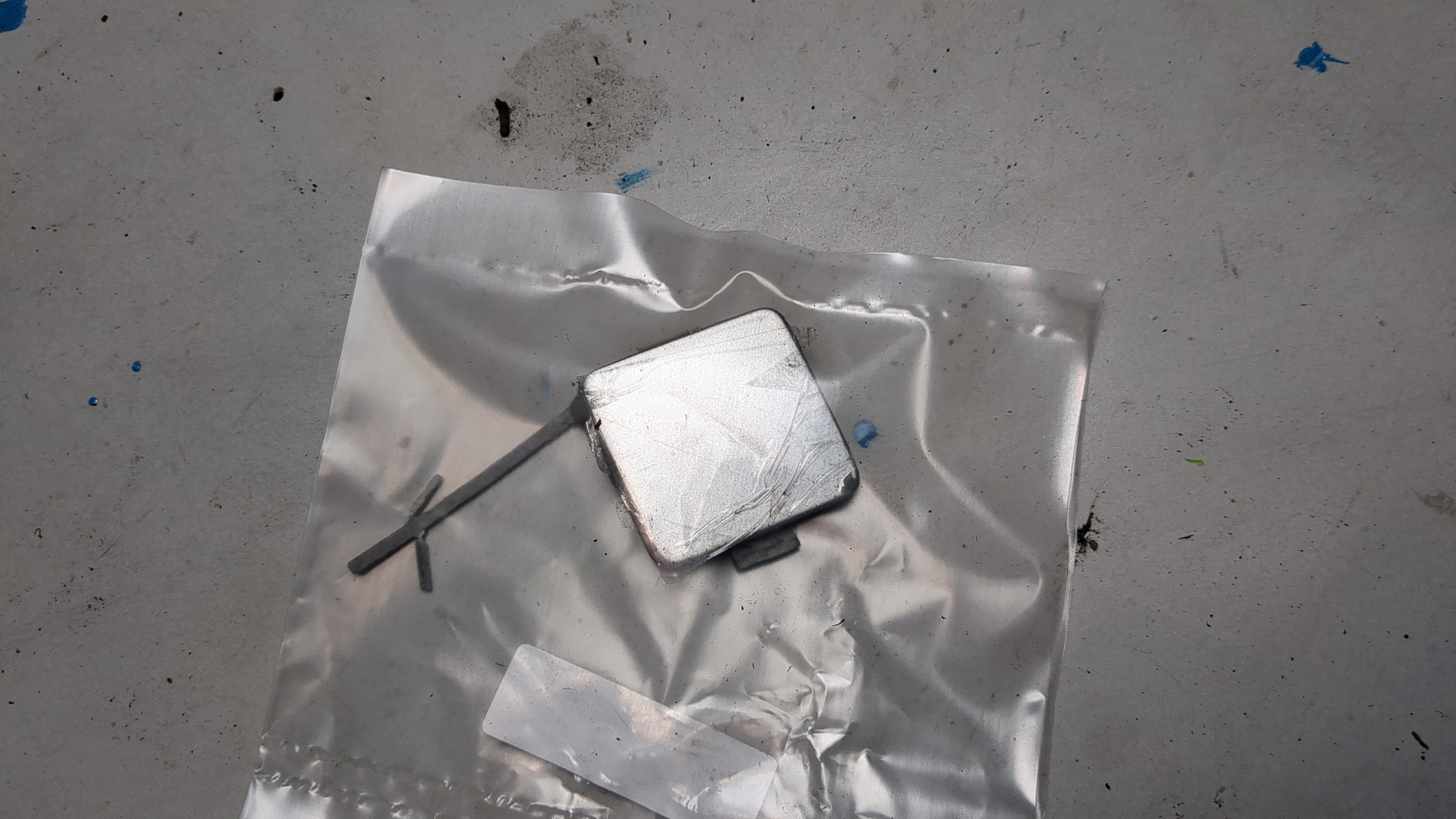 Заглушка буксировочного крюка