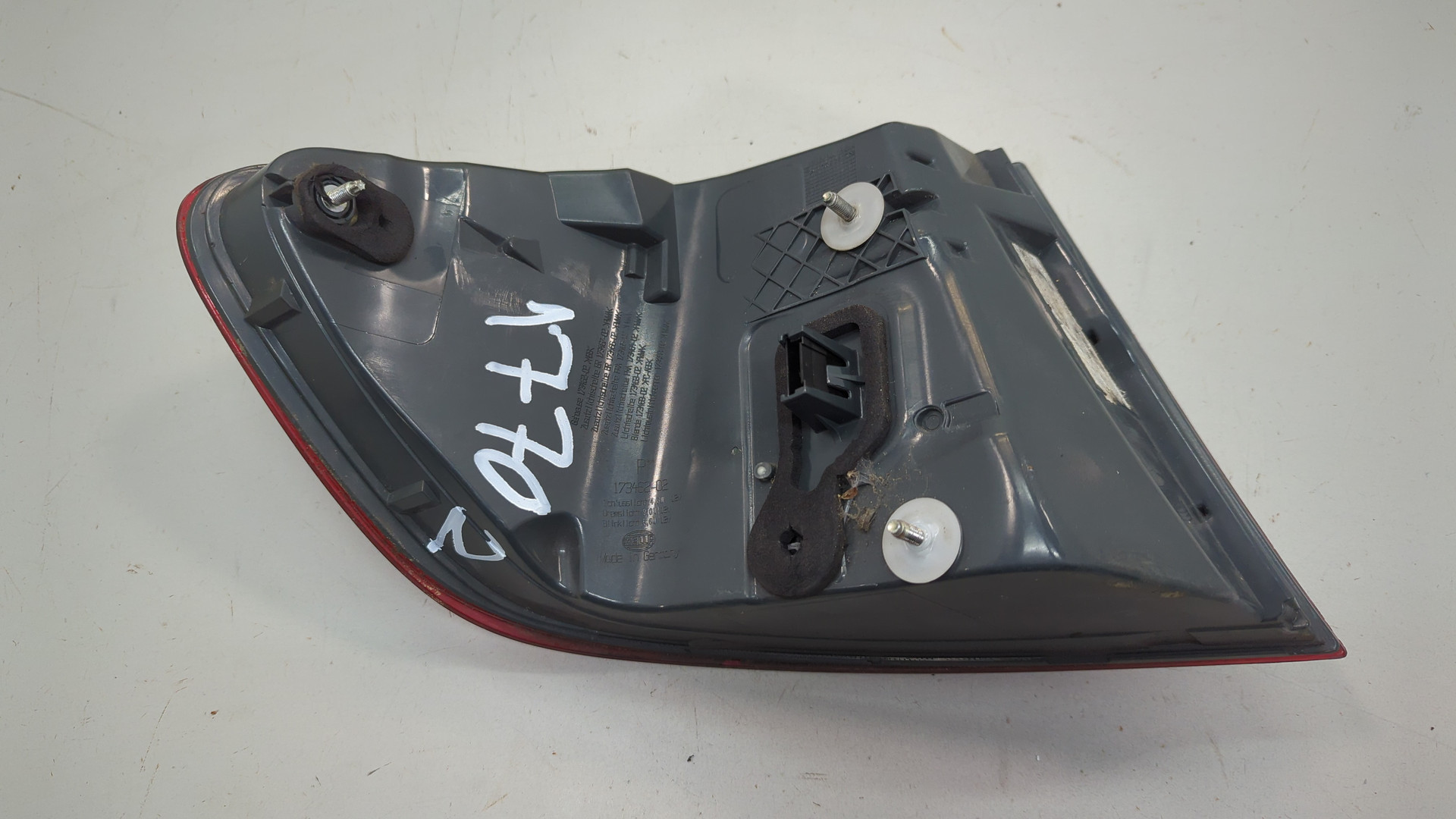 Фонарь задний правый