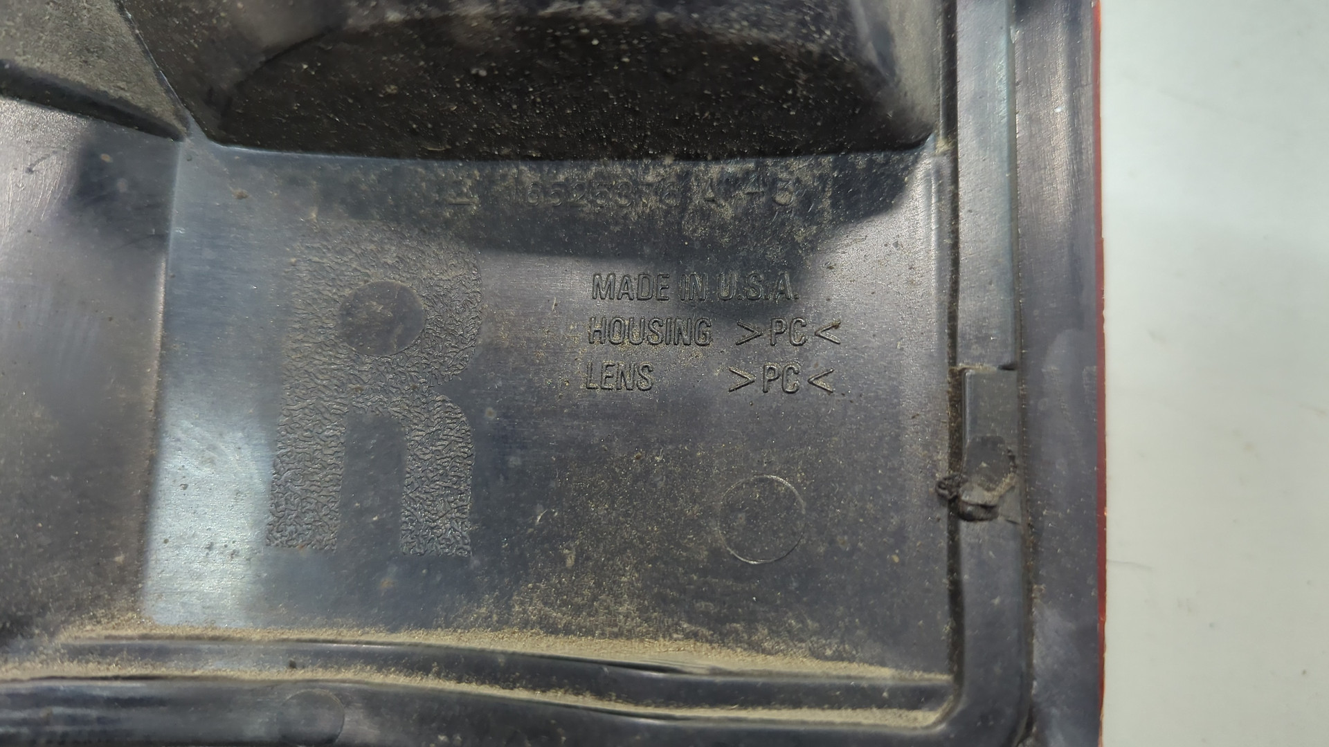 Фонарь задний правый