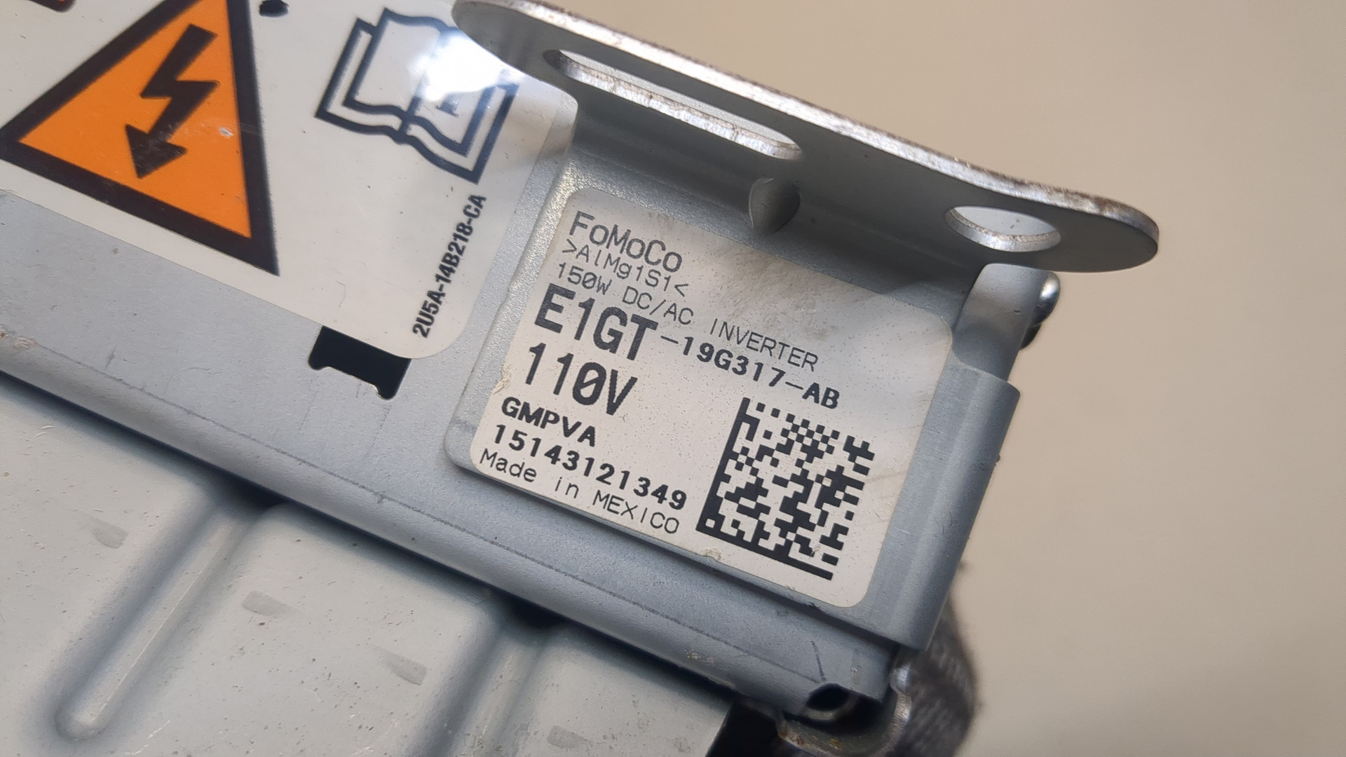 Преобразователь напряжения (адаптер)