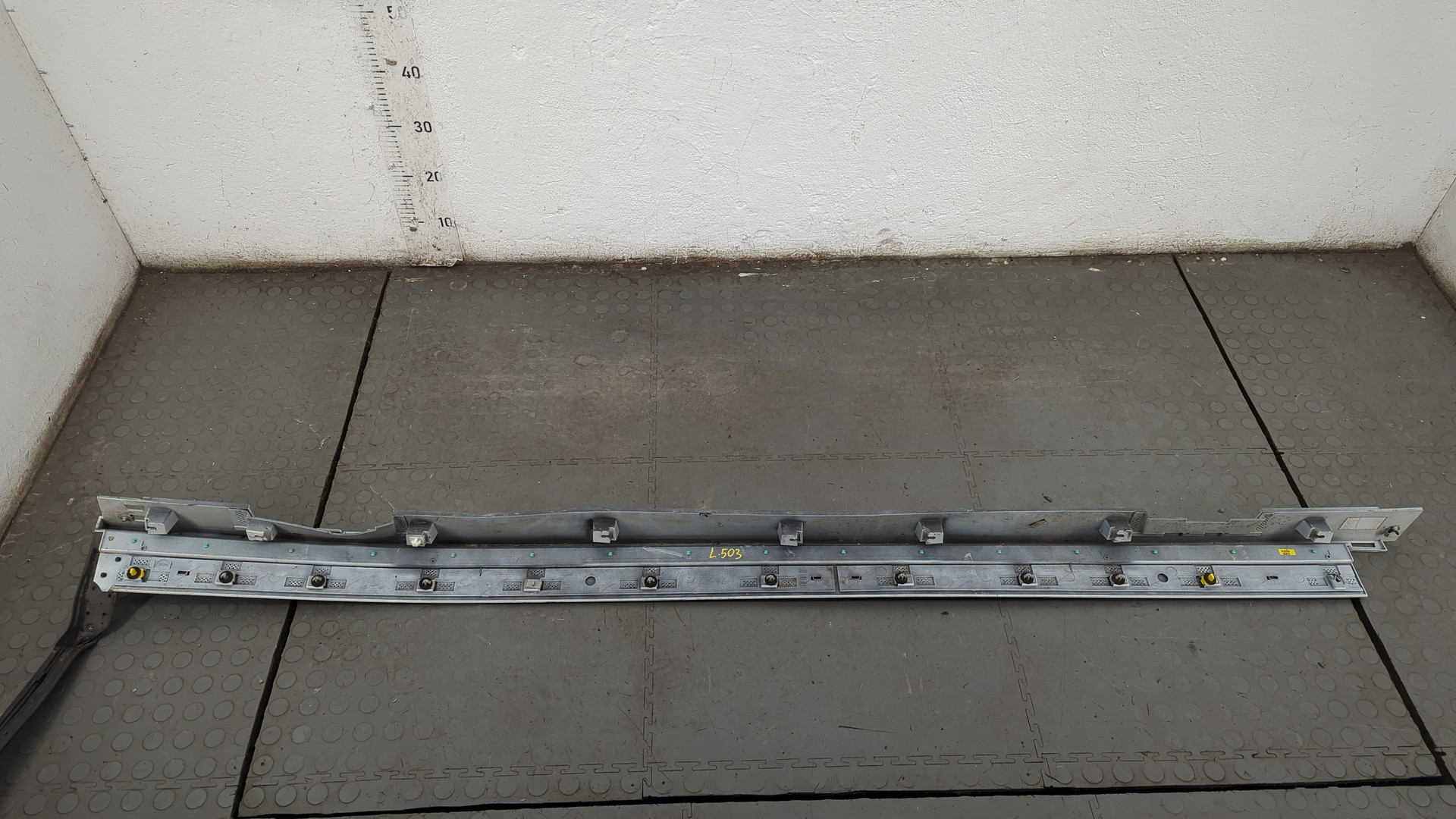 Рейлинг (релинг) правый (планка на крышу)