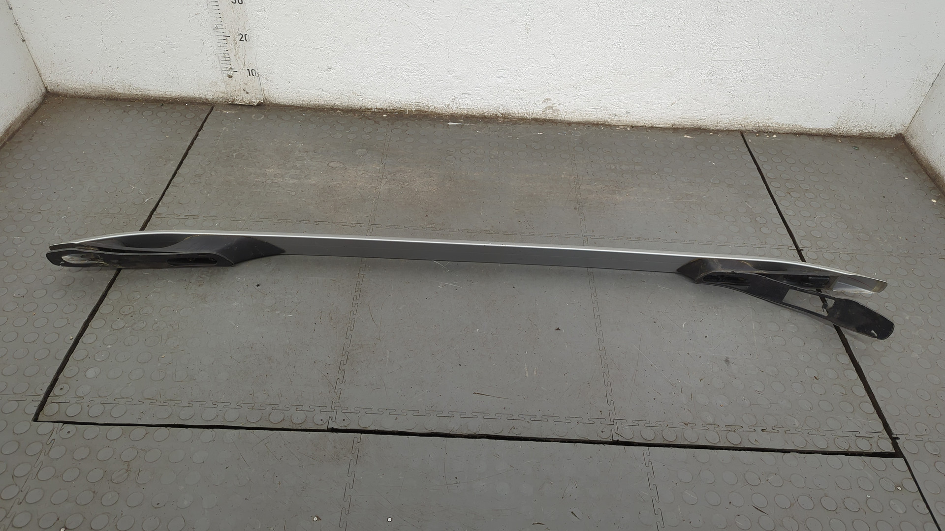 Рейлинг (релинг) правый (планка на крышу)