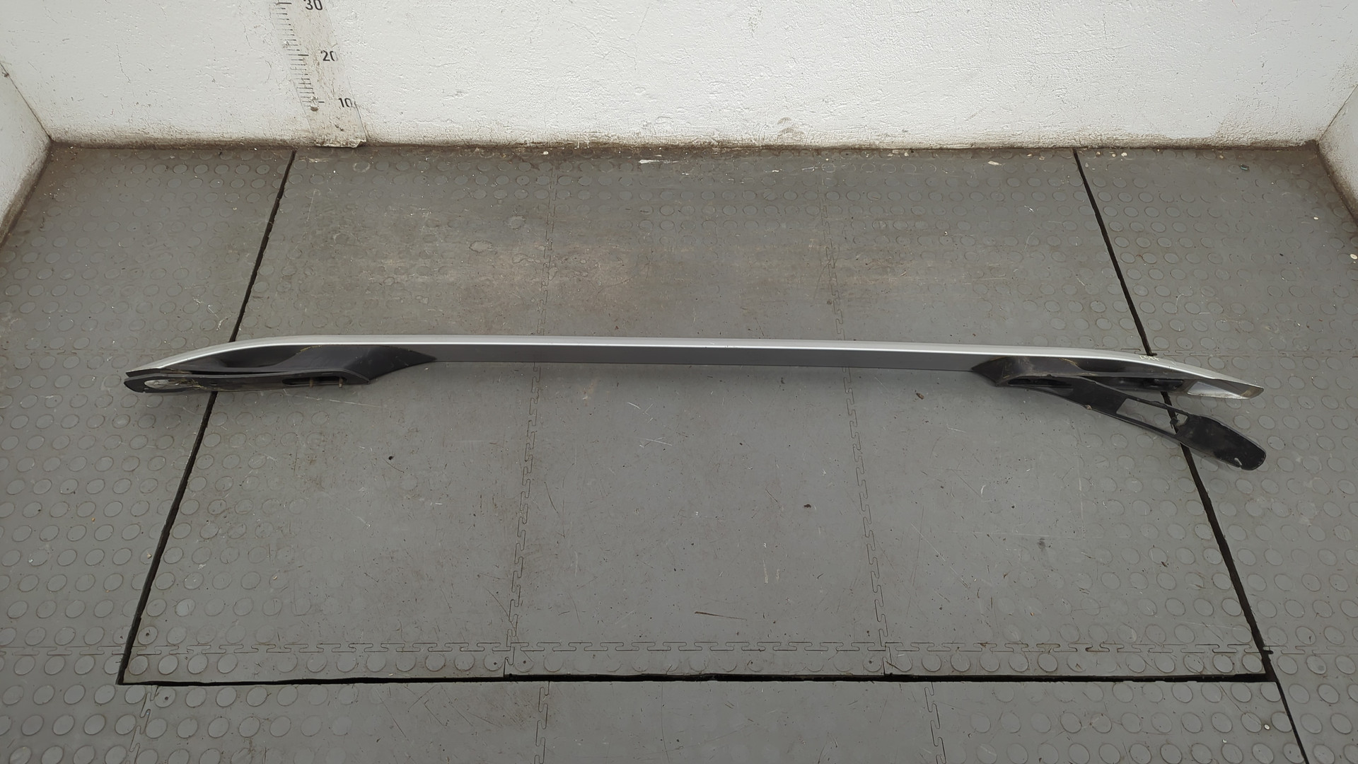 Рейлинг (релинг) правый (планка на крышу)