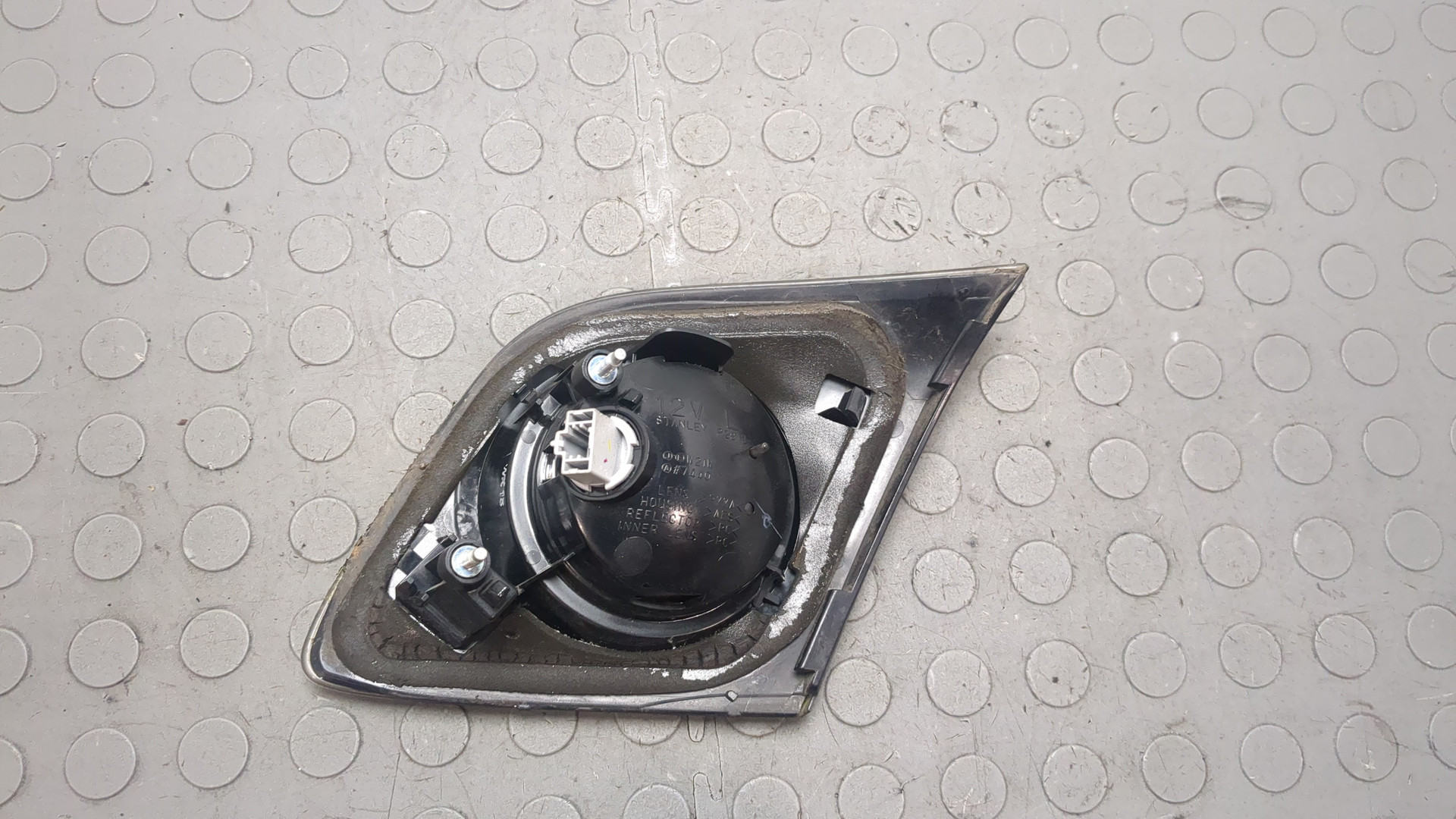 Фонарь задний внутренний левый