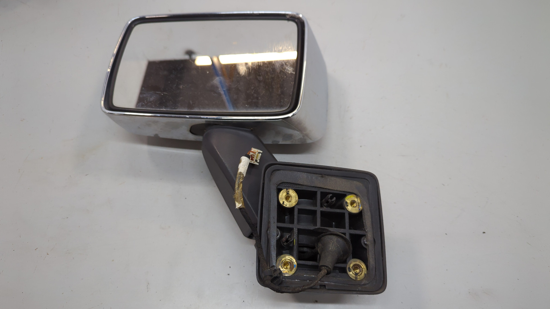 Зеркало левое электрическое