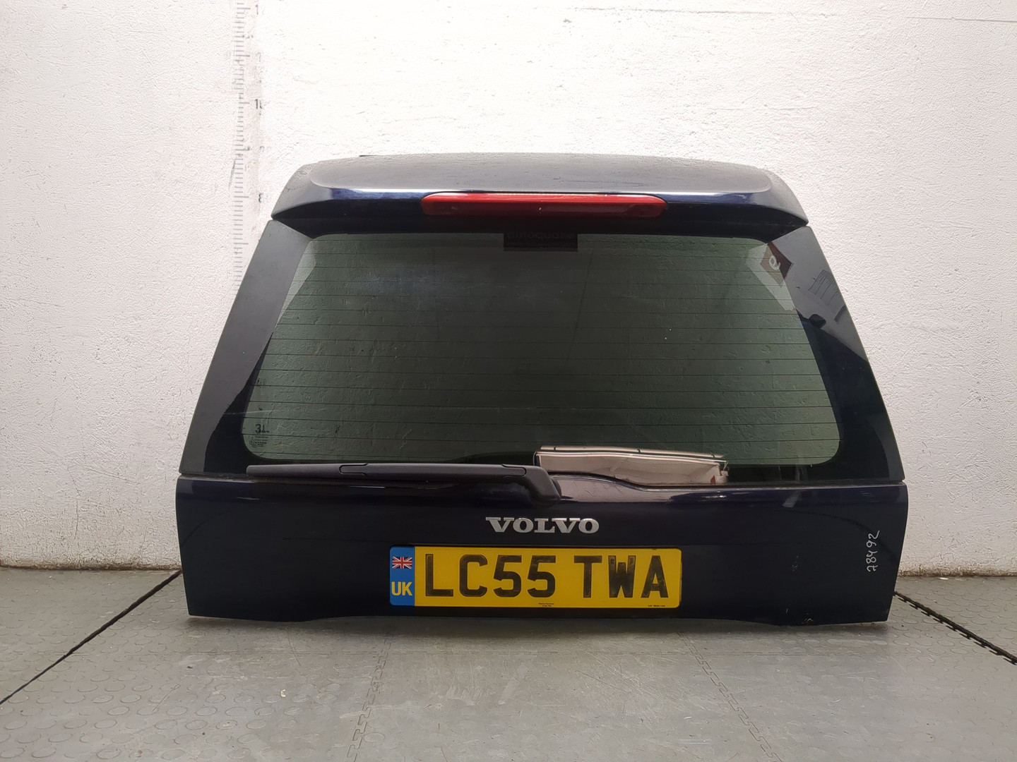 Дверь багажника