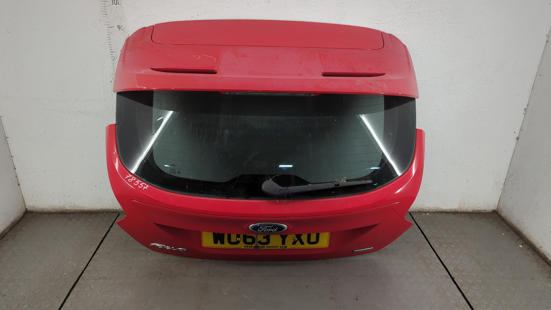 Дверь багажника