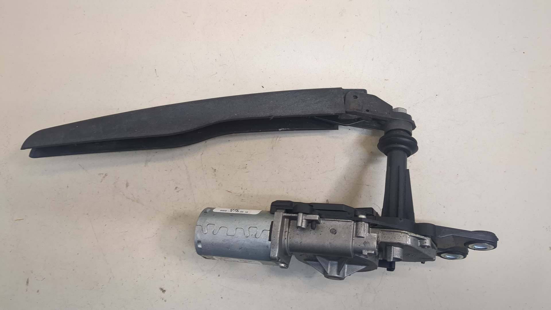 Моторчик стеклоочистителя задний