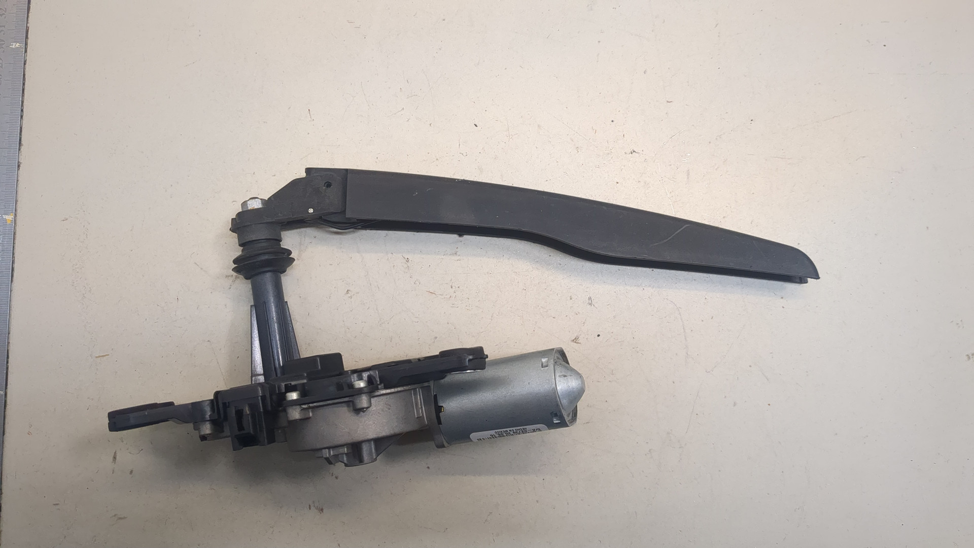 Моторчик стеклоочистителя задний