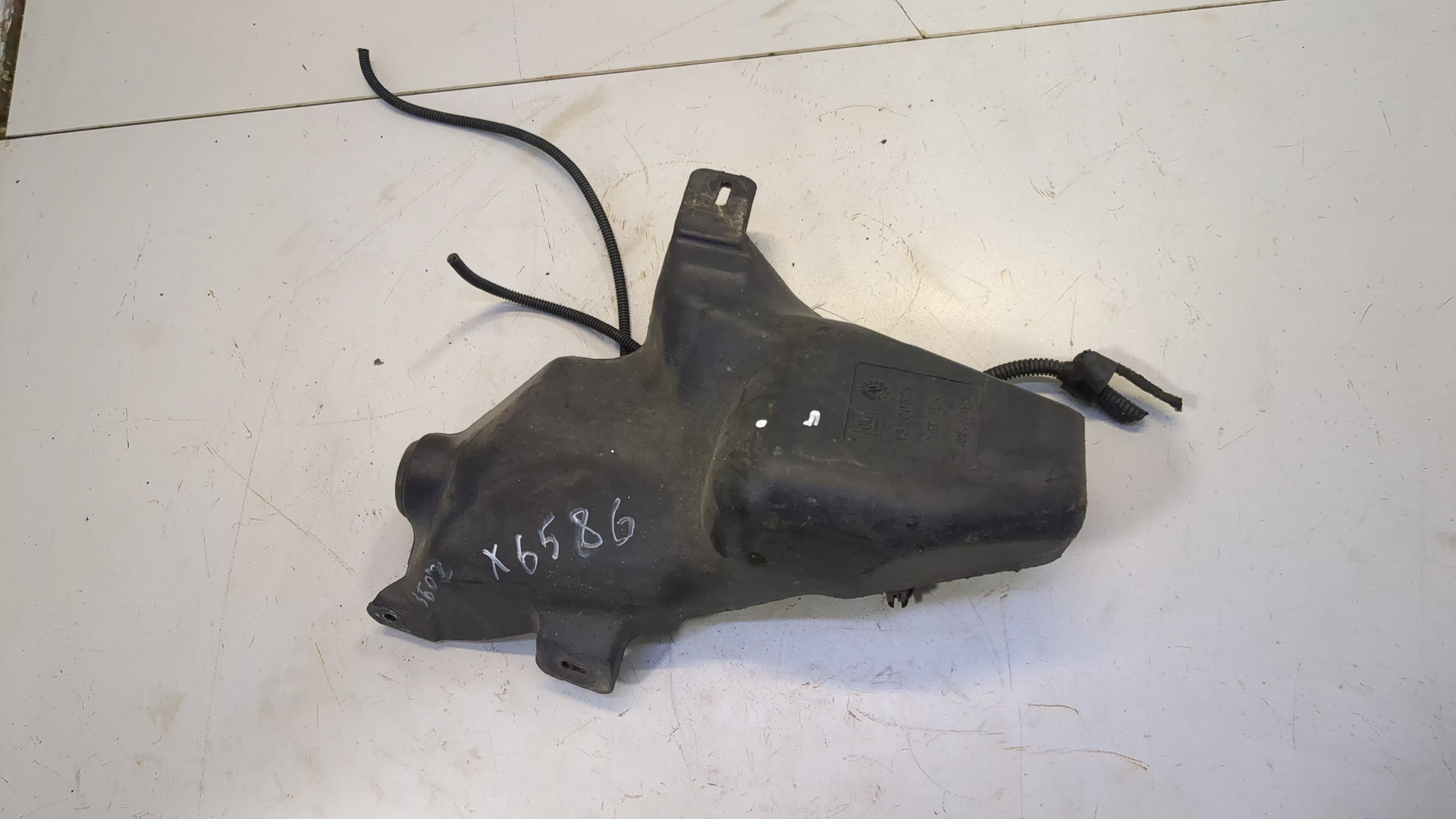 Бачок омывателя лобового стекла