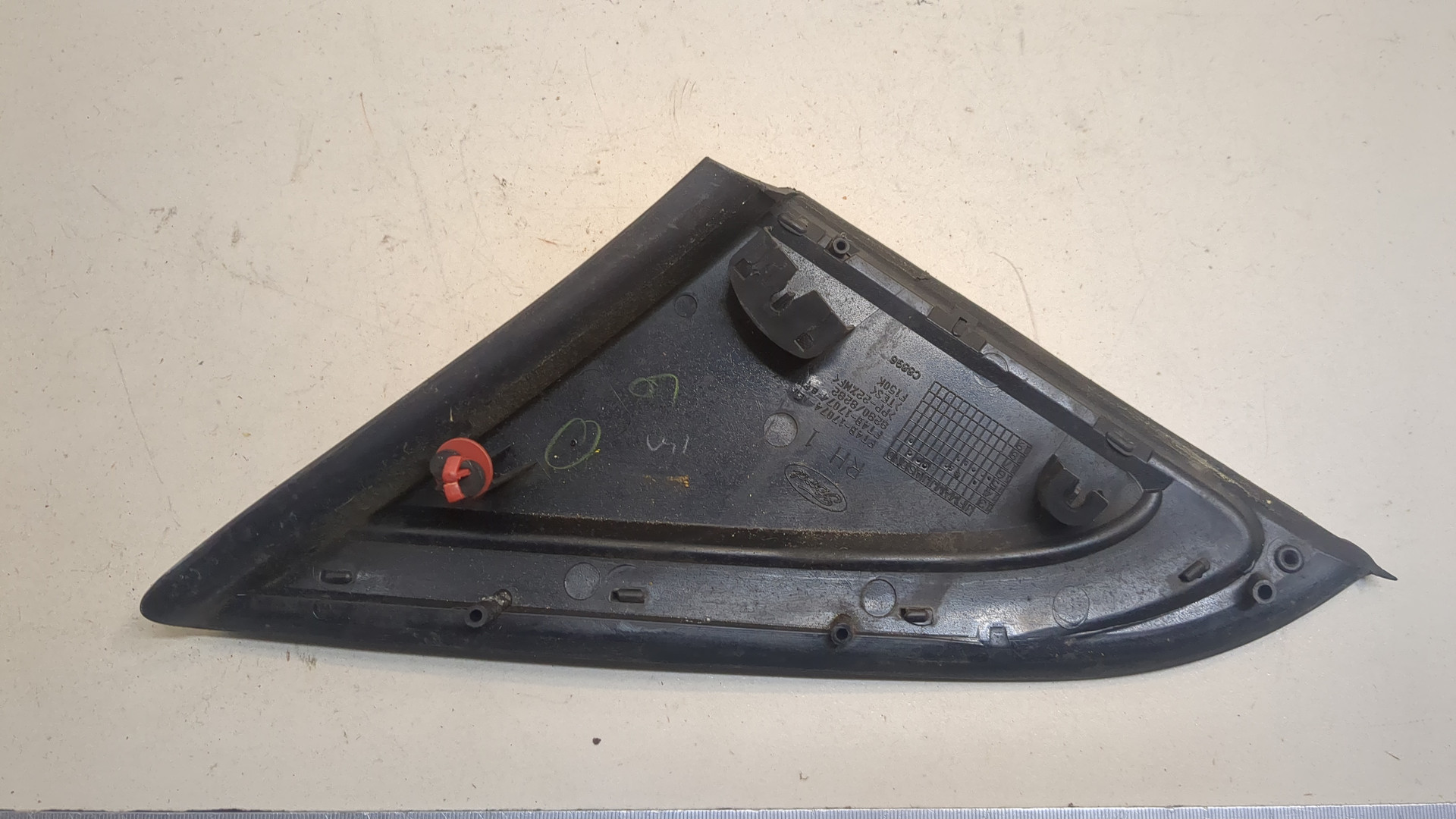 Накладка переднего крыла правого