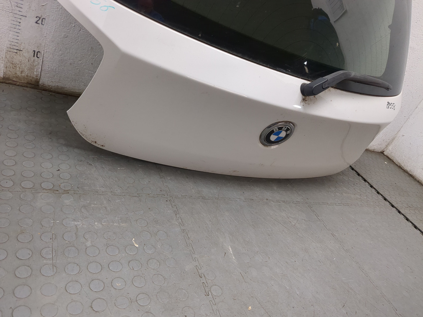 Дверь багажника