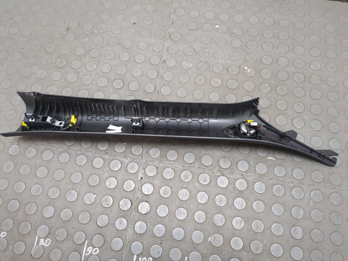 Обшивка стойки