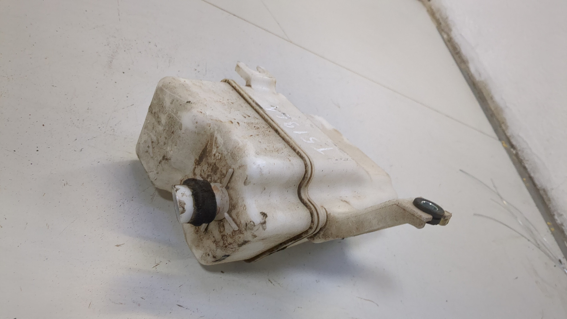 Бачок омывателя лобового стекла