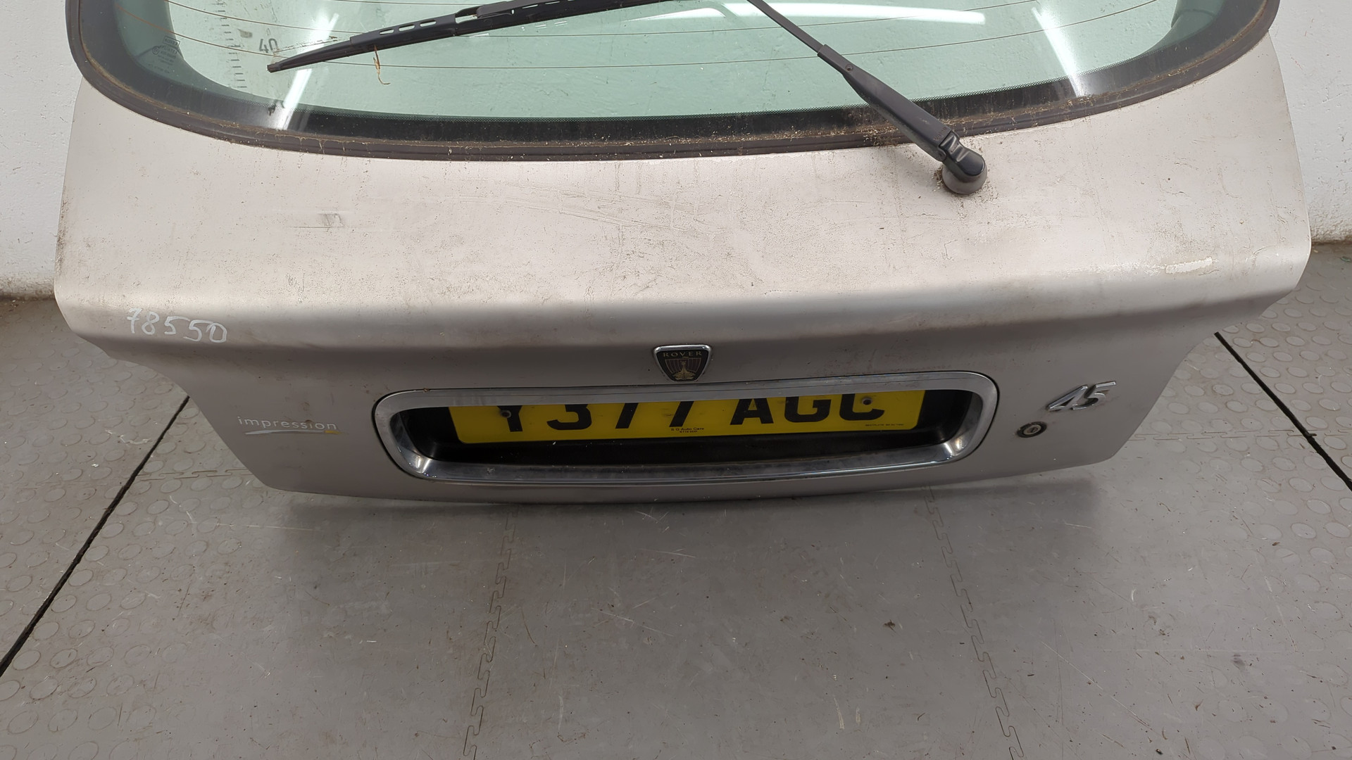 Дверь багажника