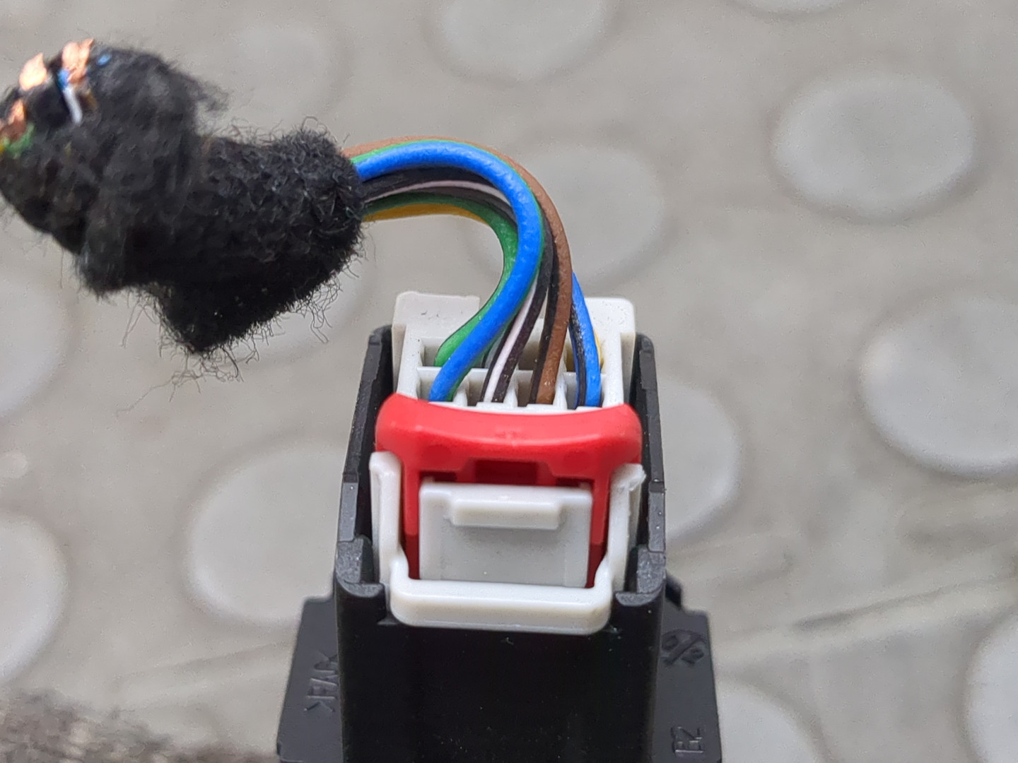 Кнопка запуска двигателя