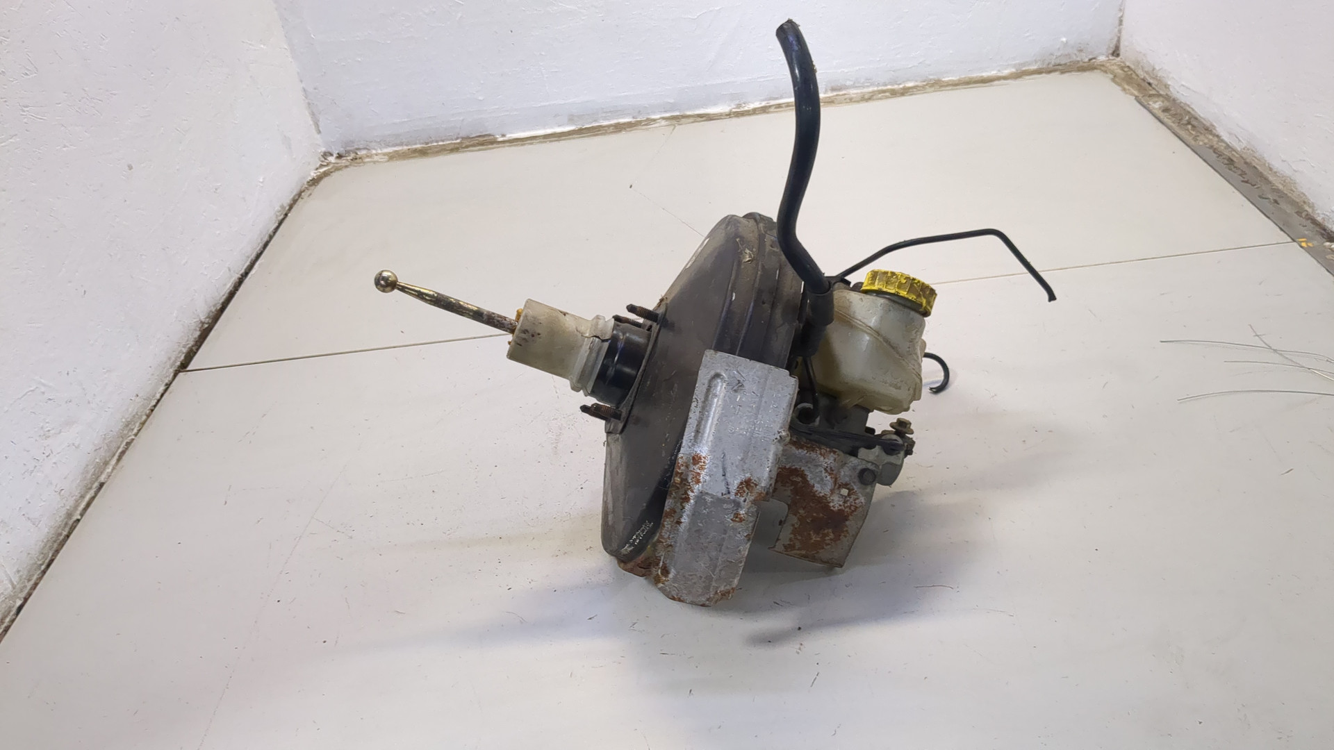 Цилиндр тормозной главный