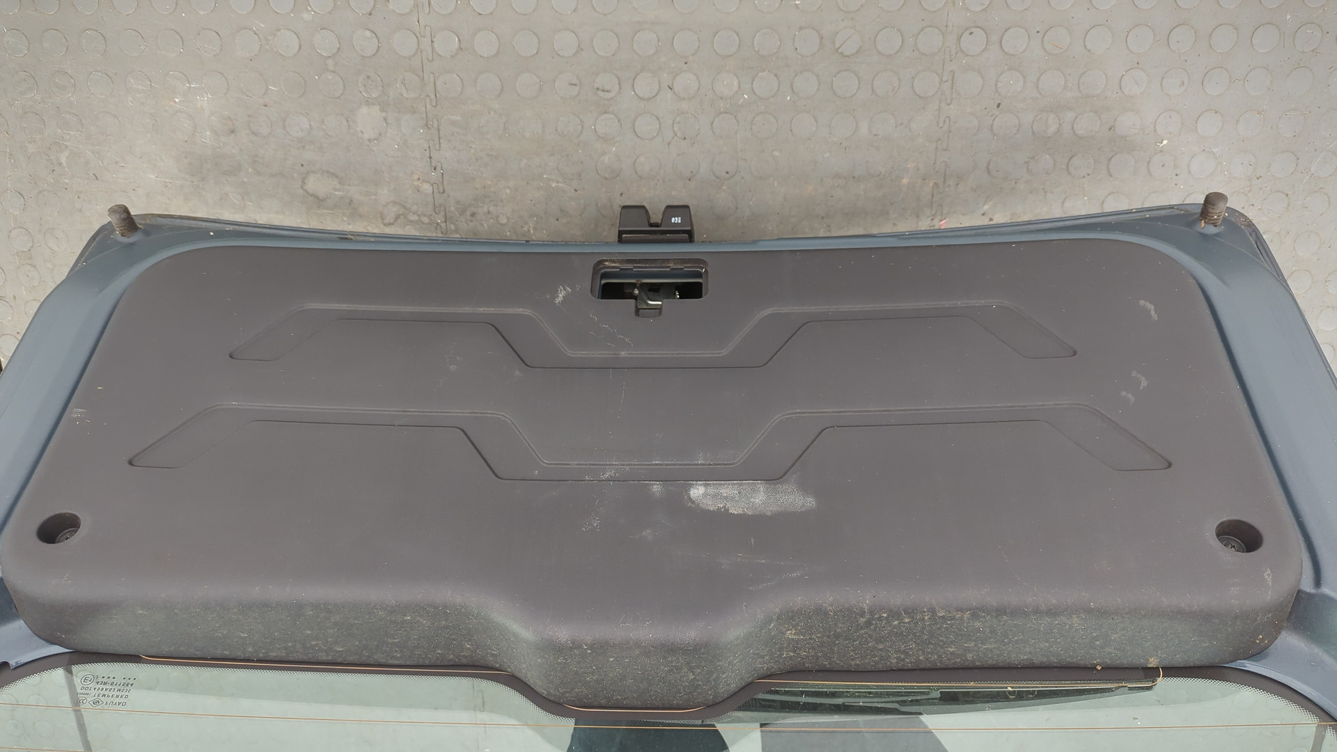 Дверь багажника
