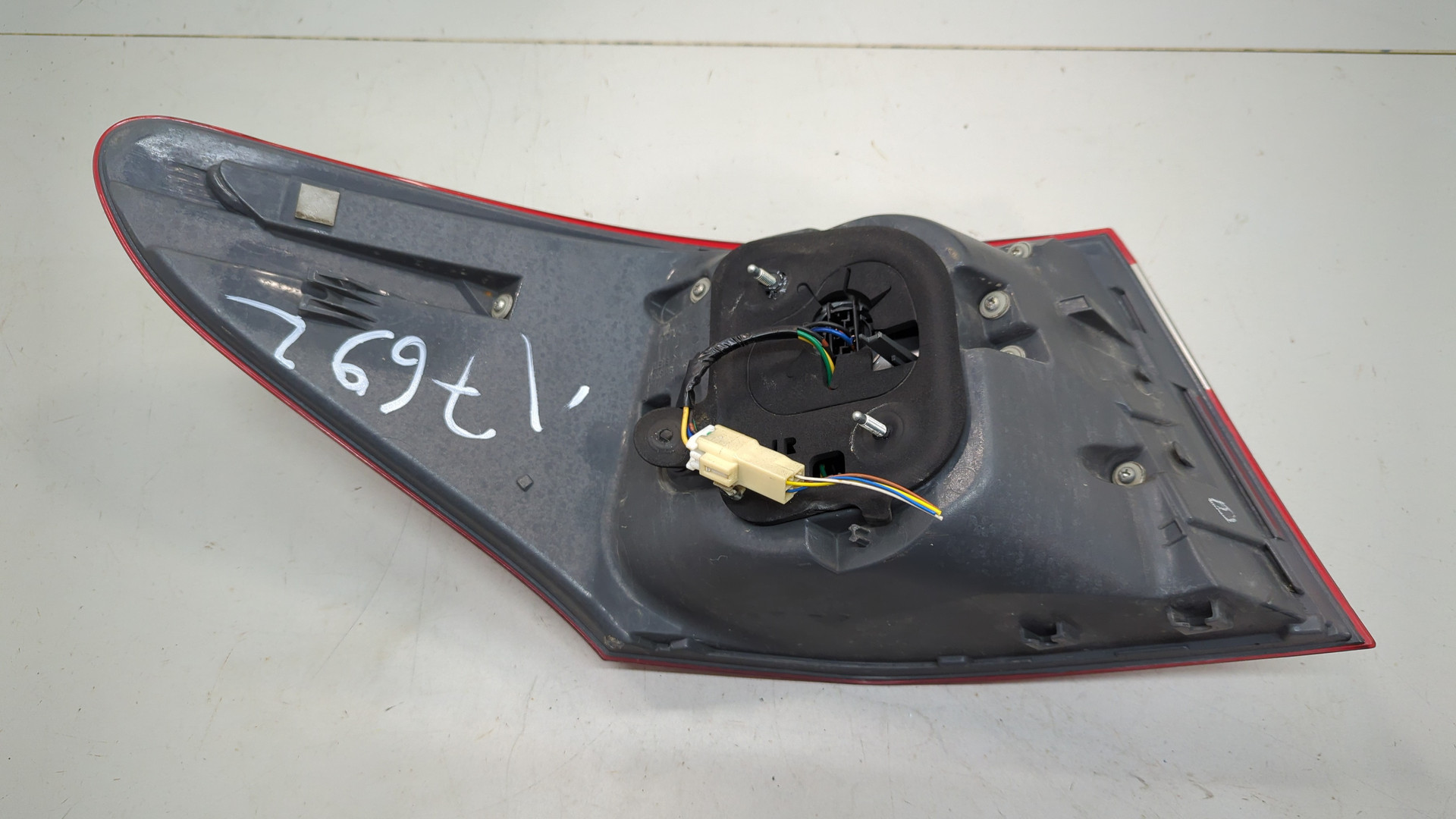 Фонарь задний правый