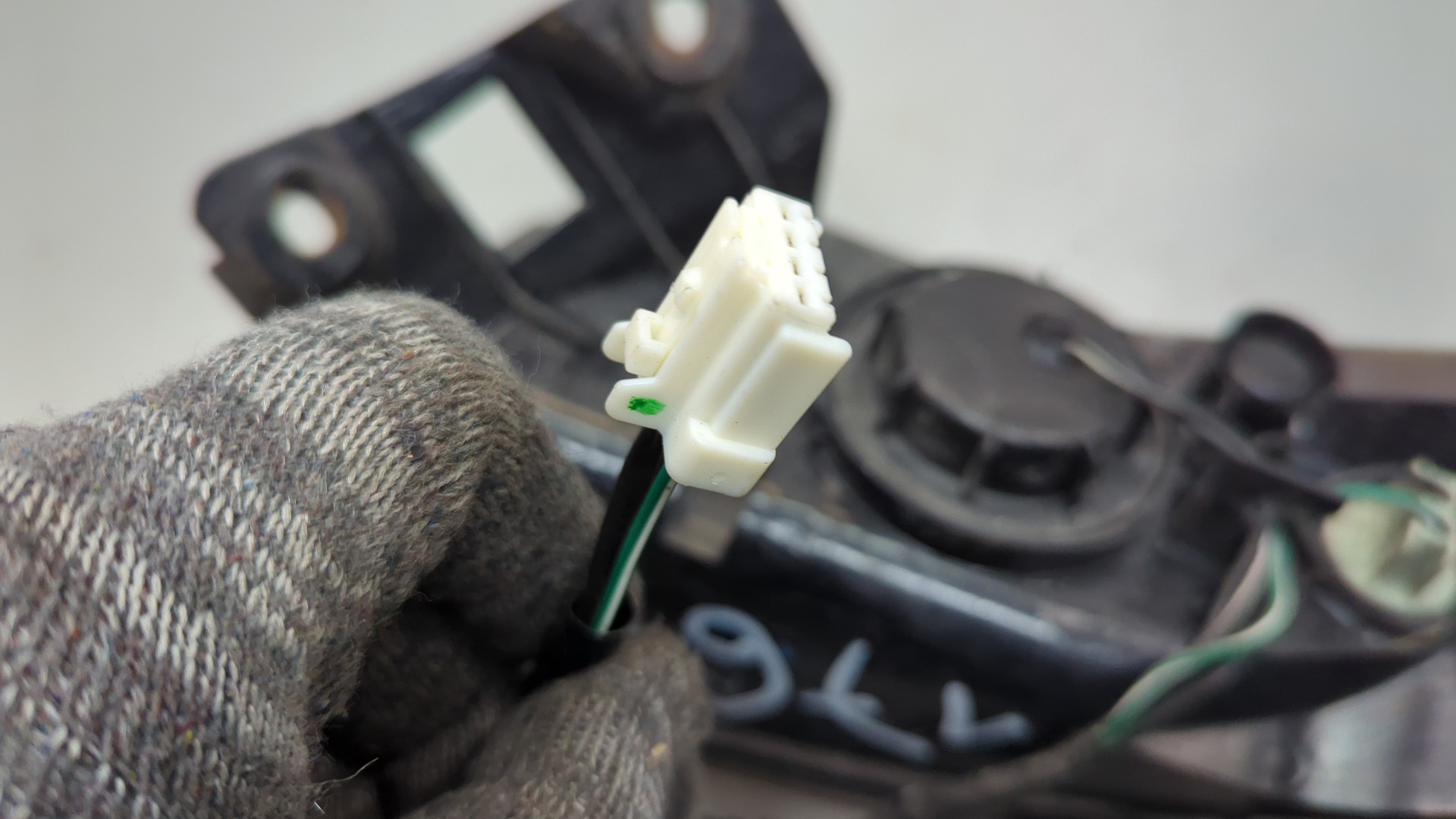 Фонарь задний левый