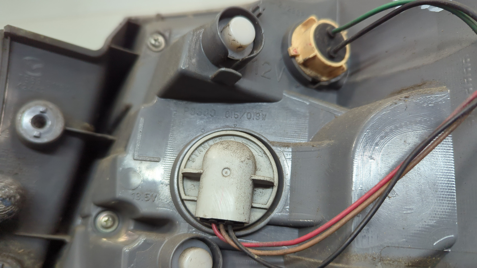 Фонарь задний левый