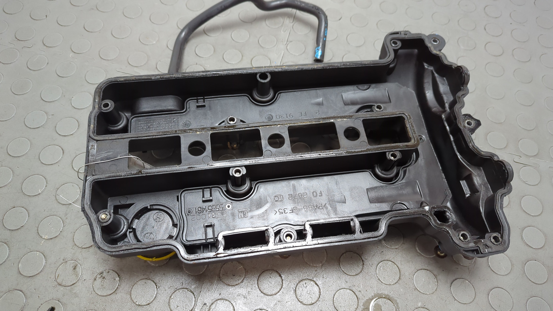 Крышка клапанная ГБЦ