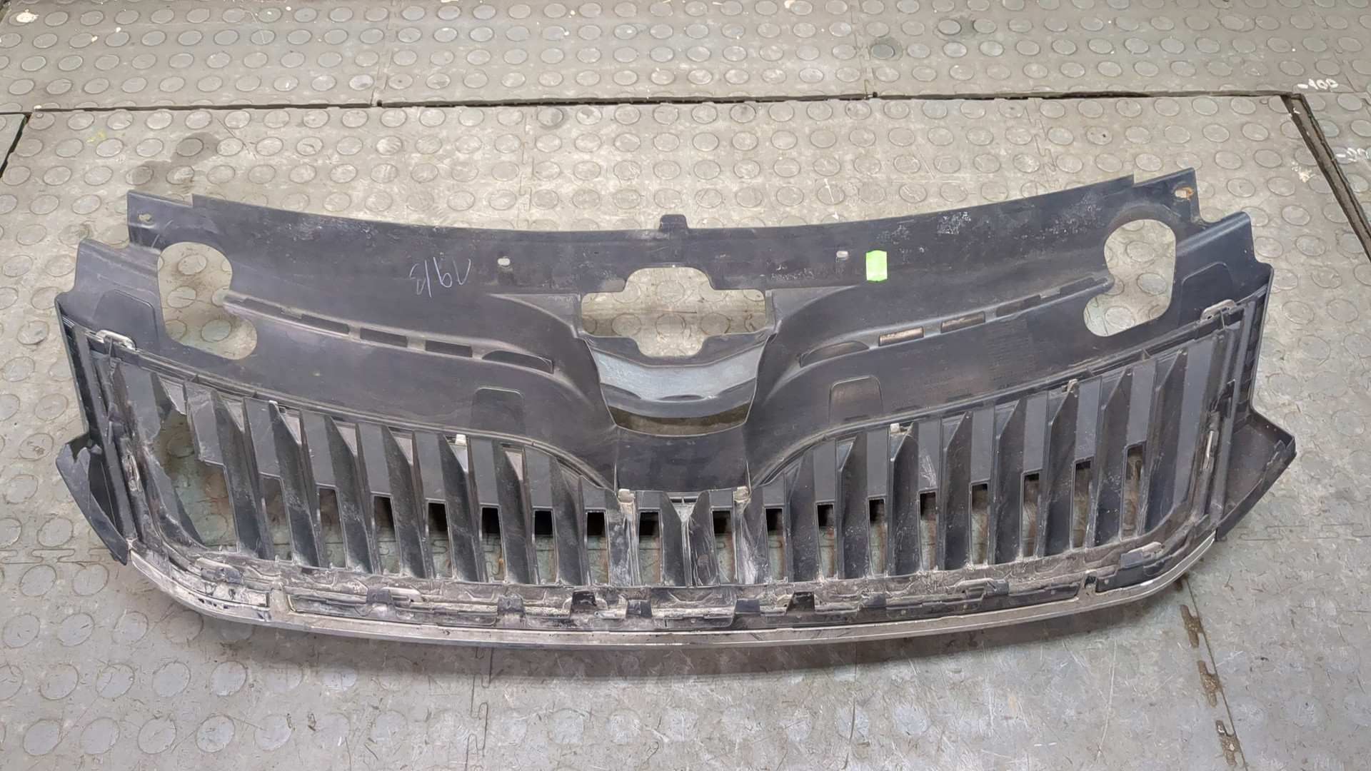 Решетка радиатора