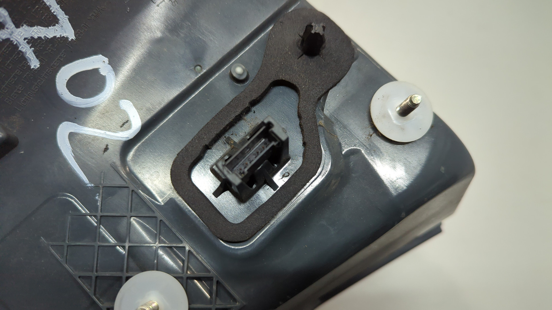 Фонарь задний левый