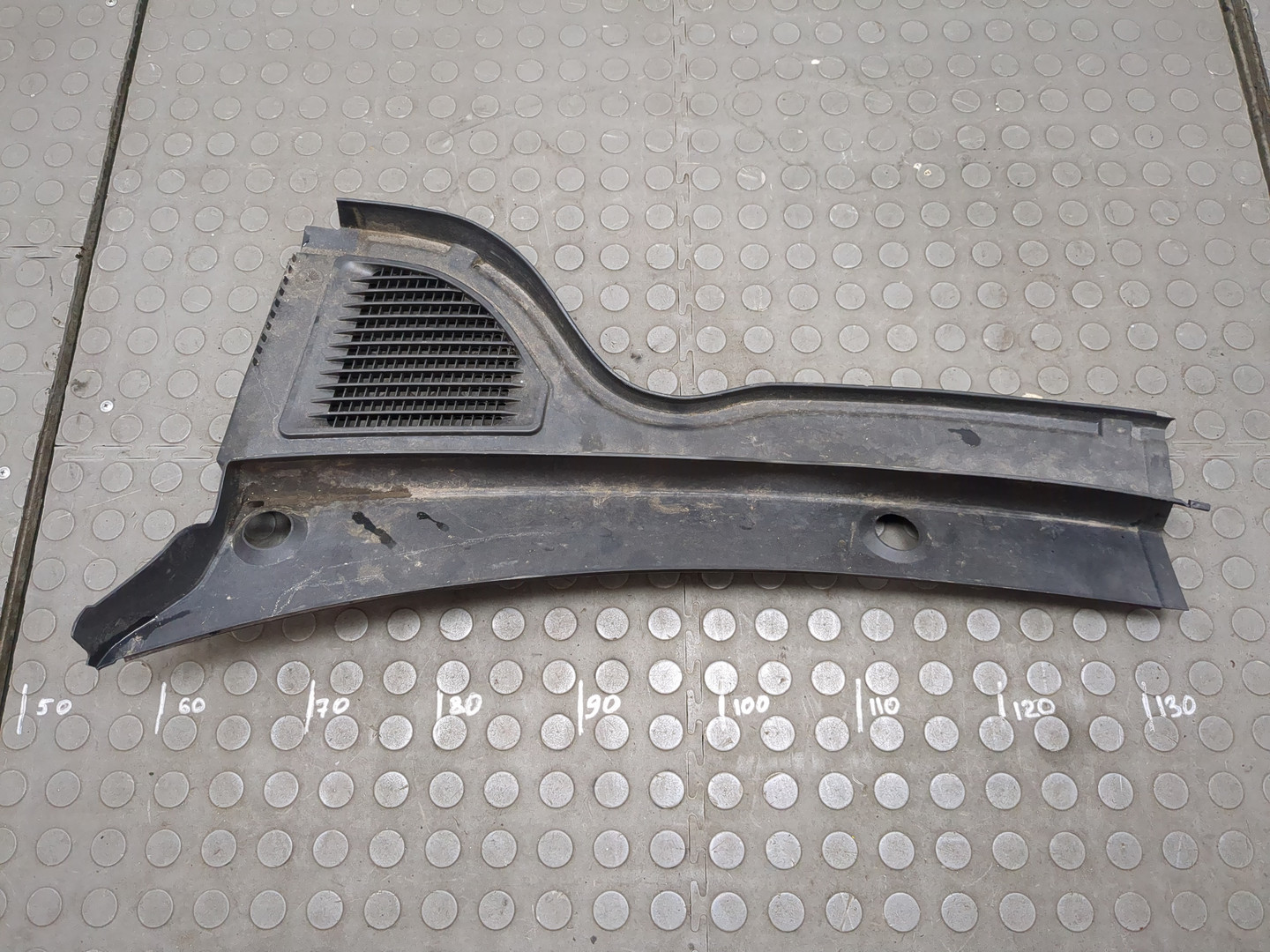 Решетка стеклоочистителей (Жабо)