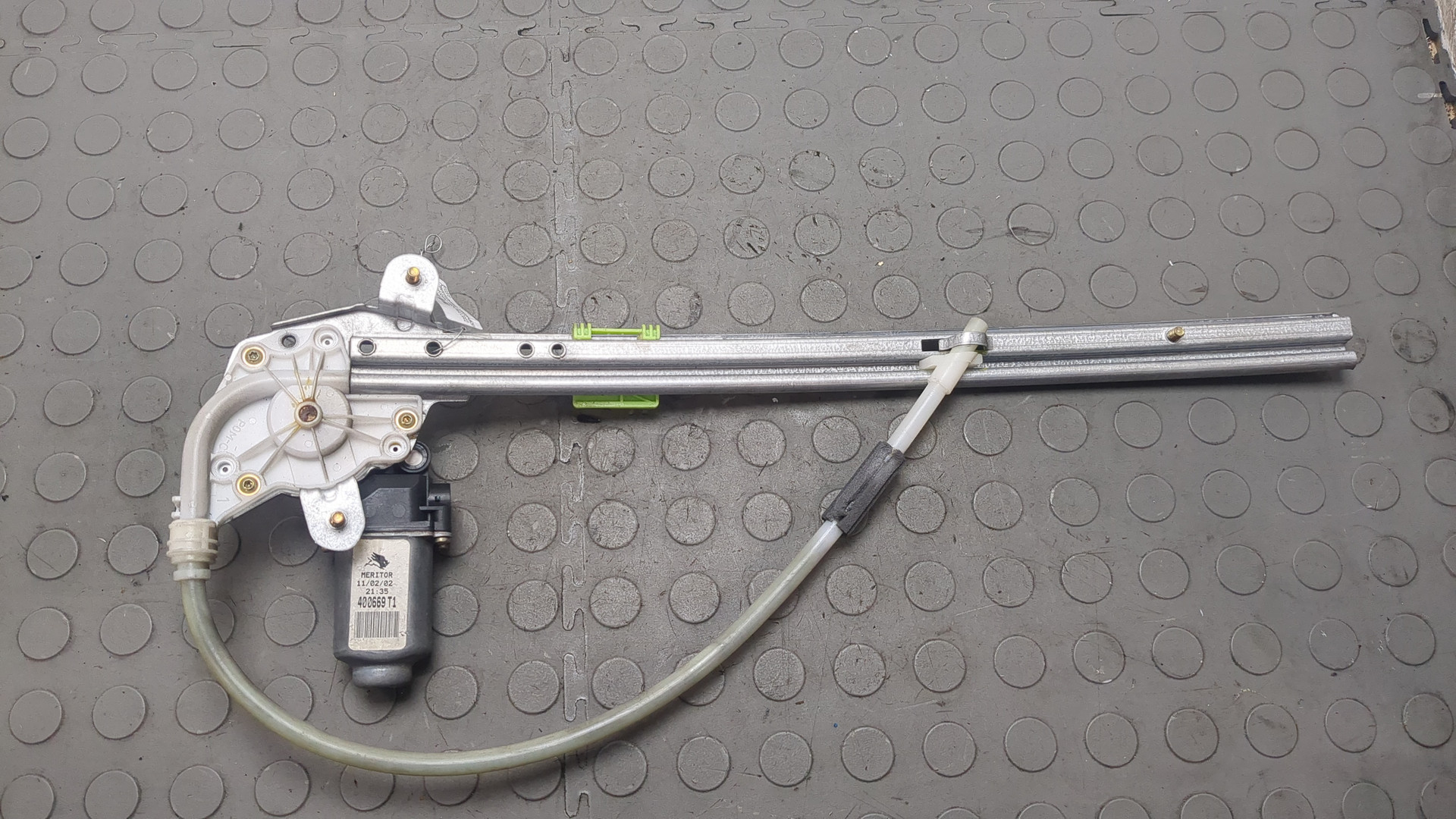 Стеклоподъемник электр. задний левый