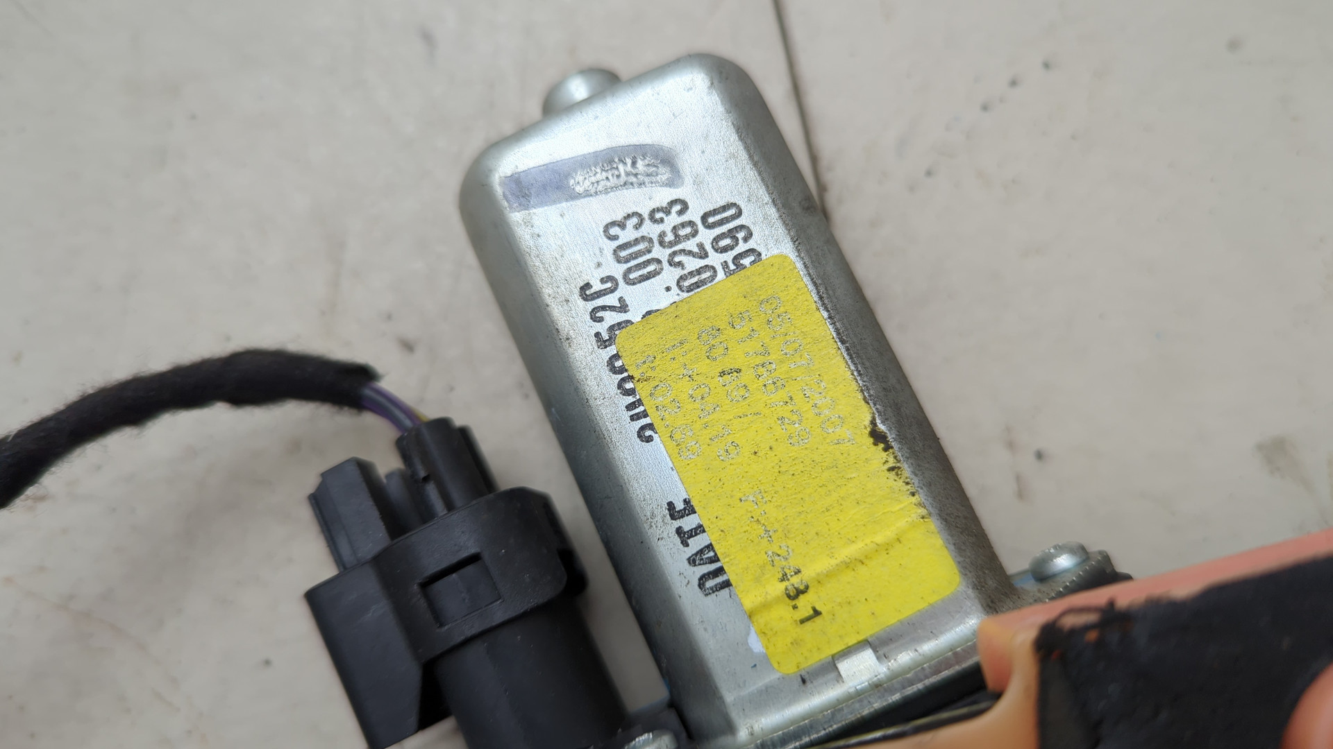 Стеклоподъемник электр. передний левый