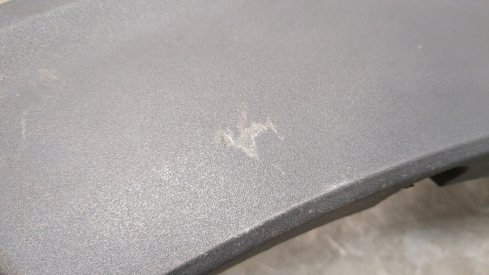 Молдинг заднего крыла правого