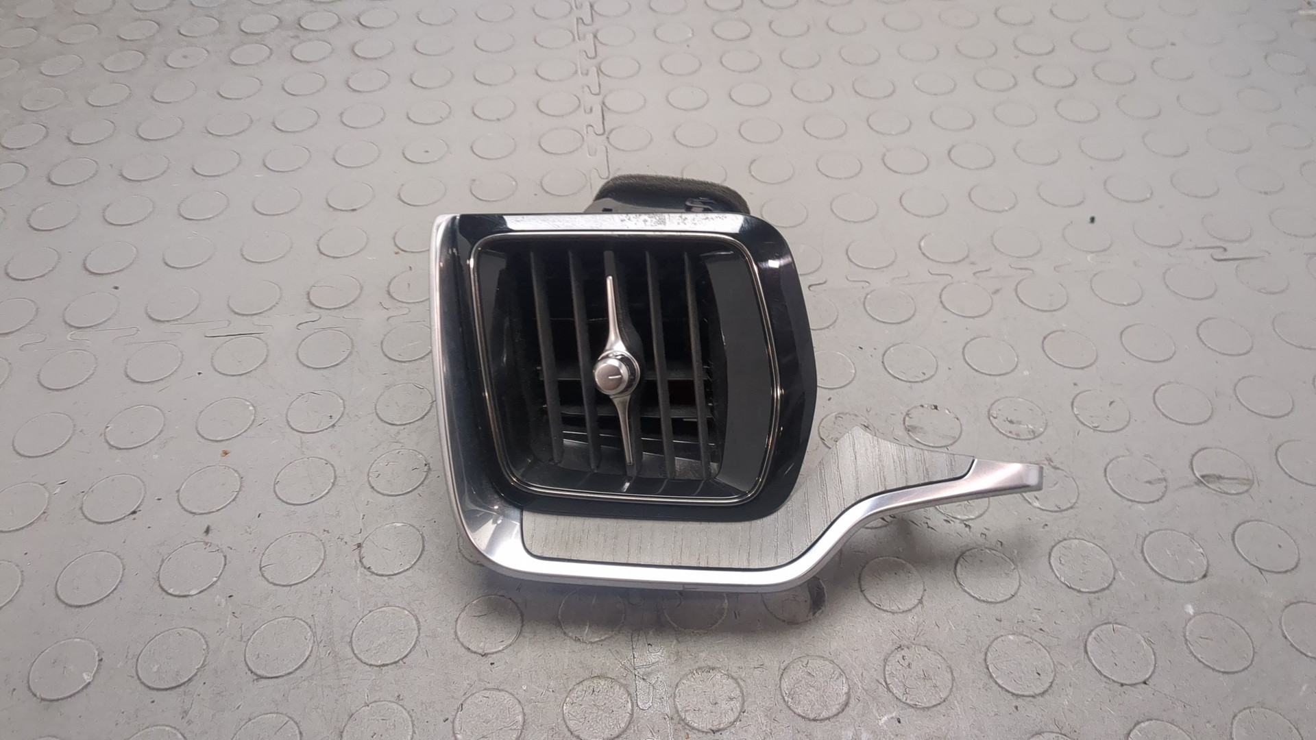 Дефлектор воздушный