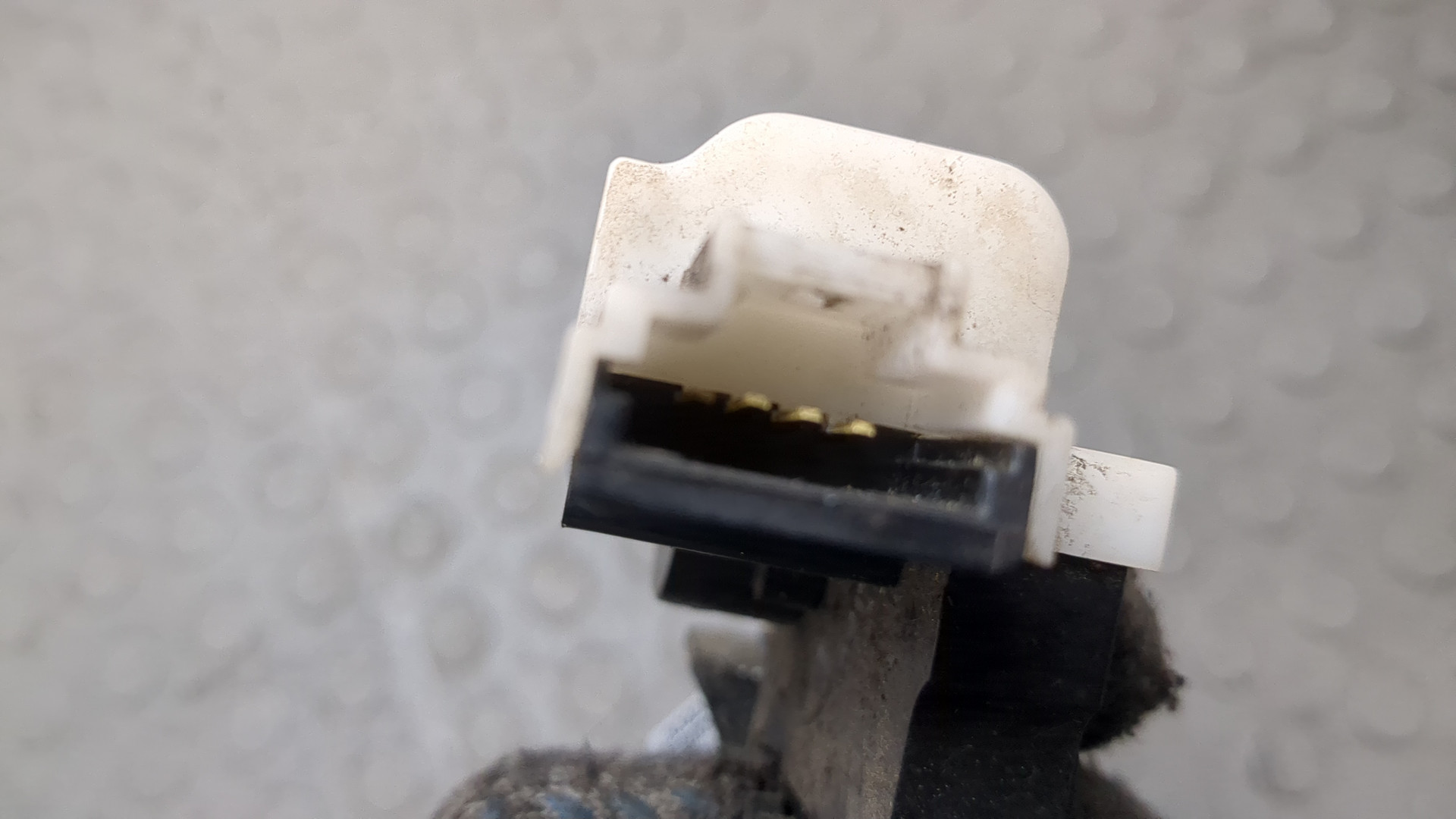 Замок багажника