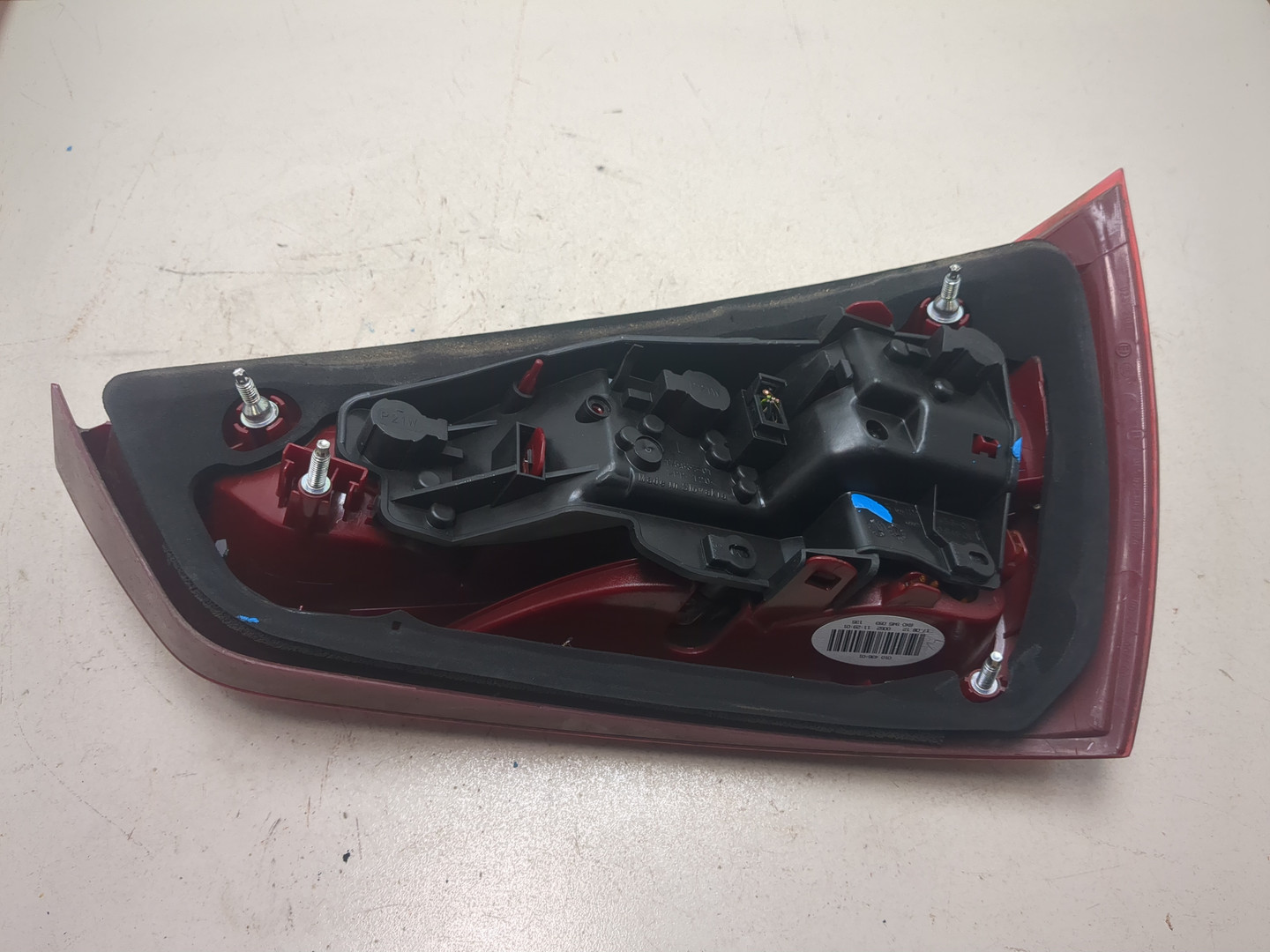 Фонарь задний внутренний левый