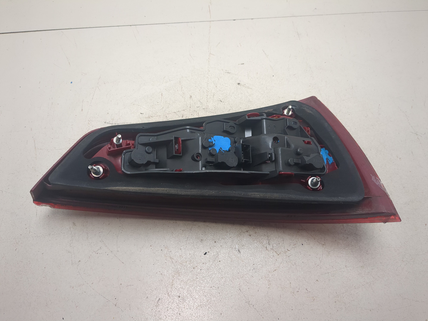 Фонарь задний внутренний правый