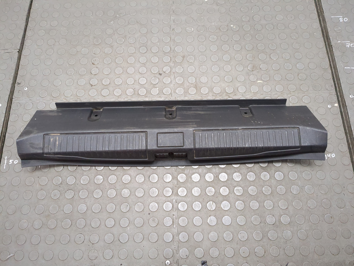 Обшивка багажника