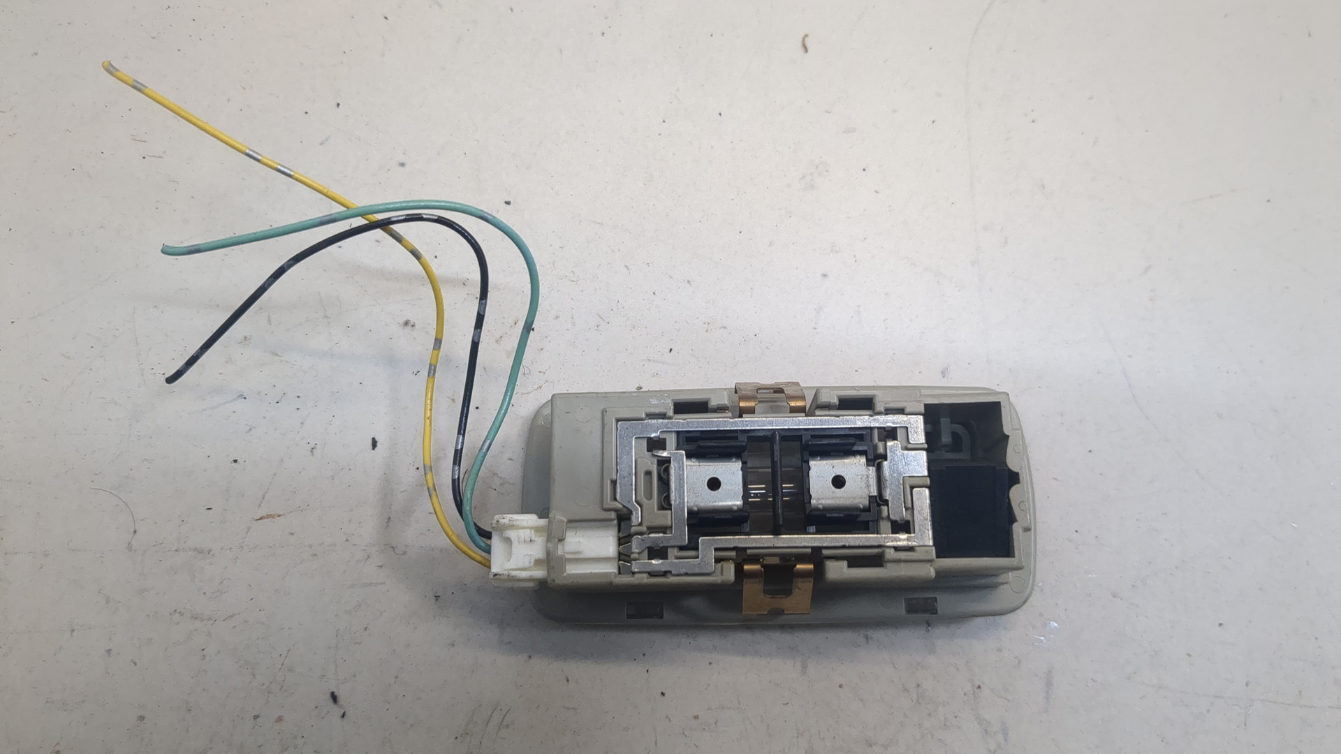 Плафон салонный