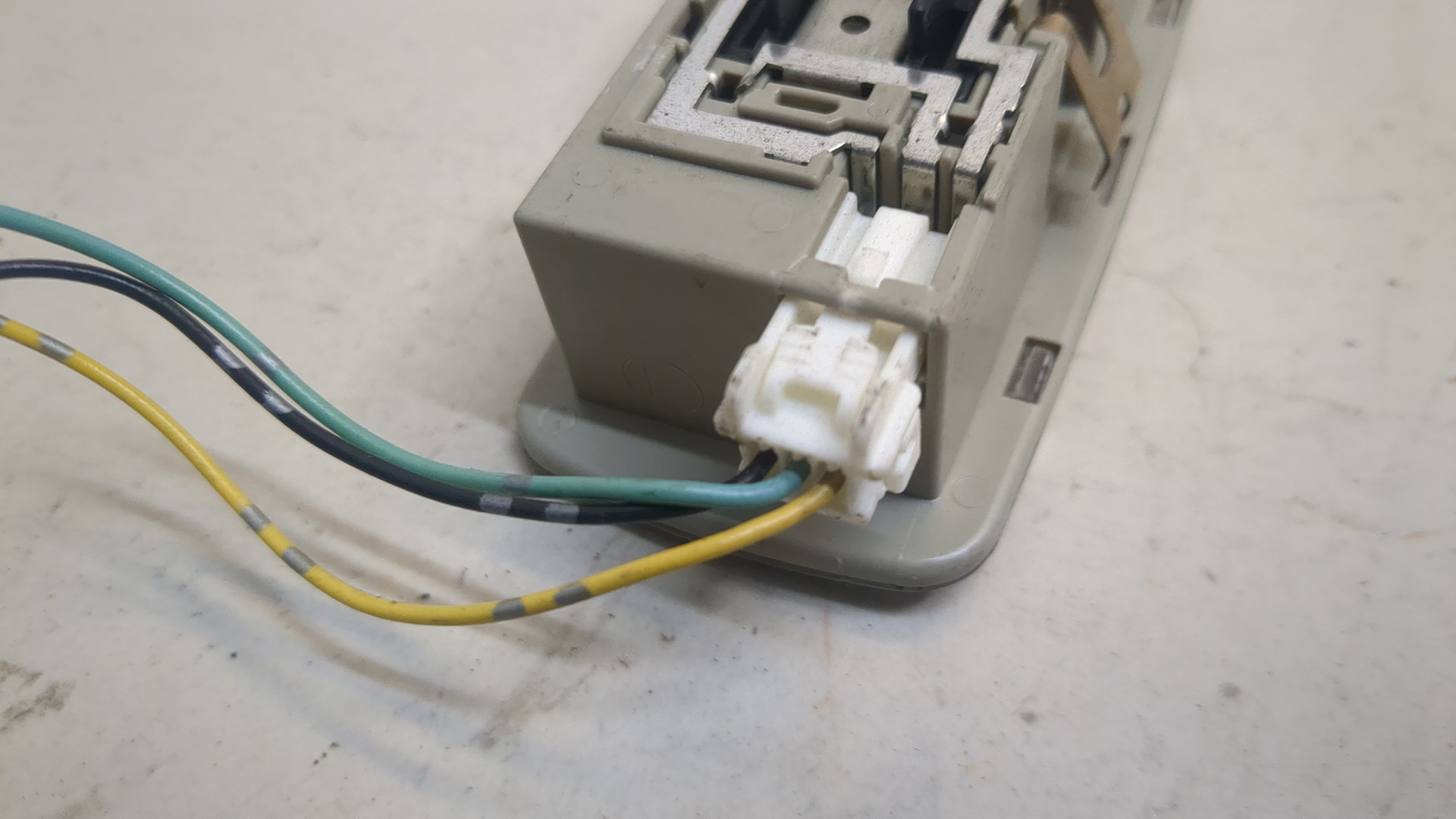 Плафон салонный