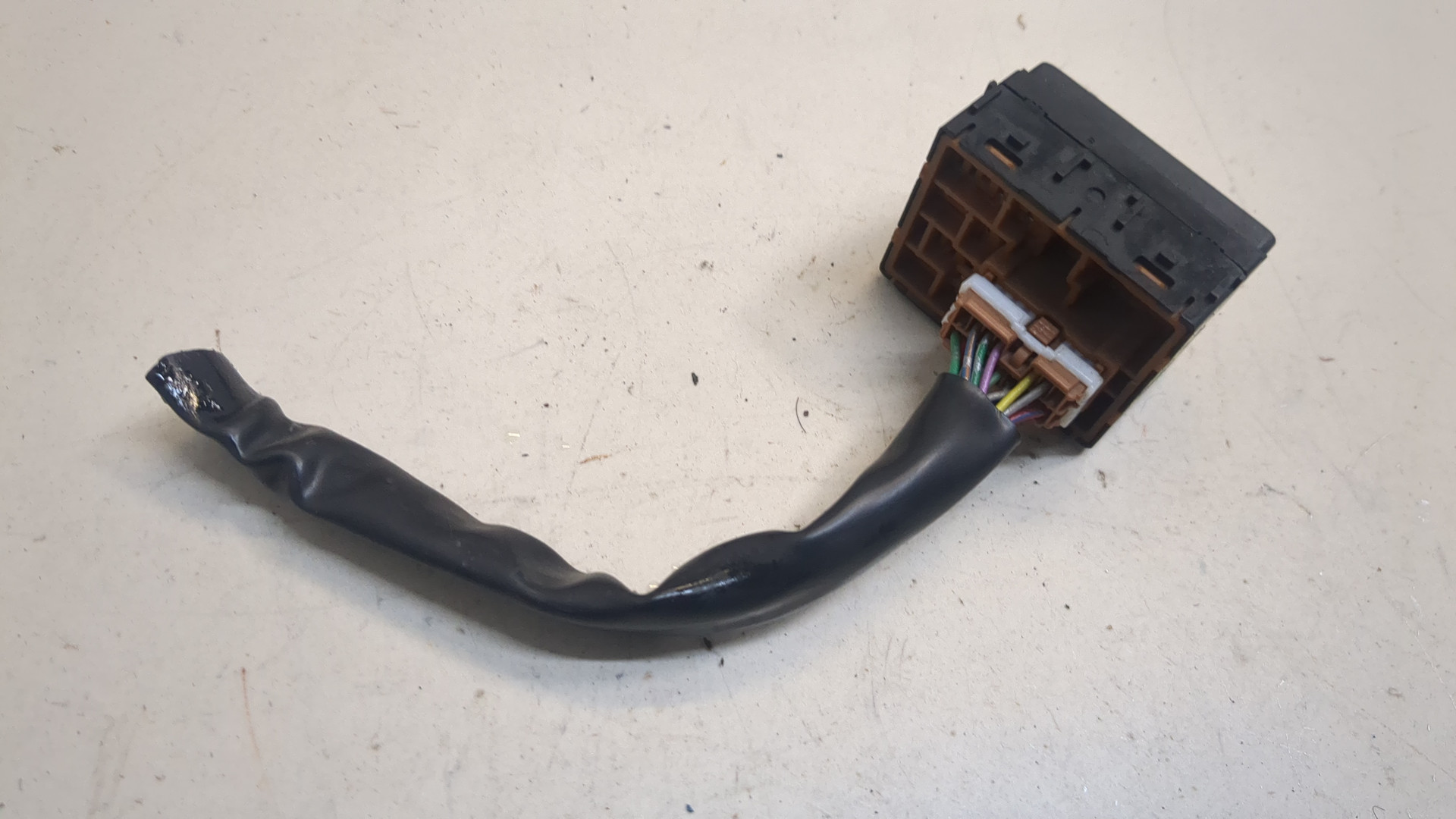 Кнопка регулировки зеркала