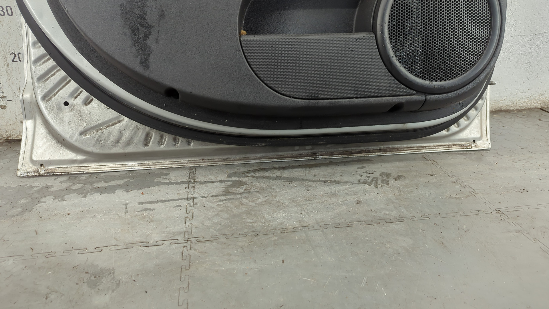 Дверь передняя левая