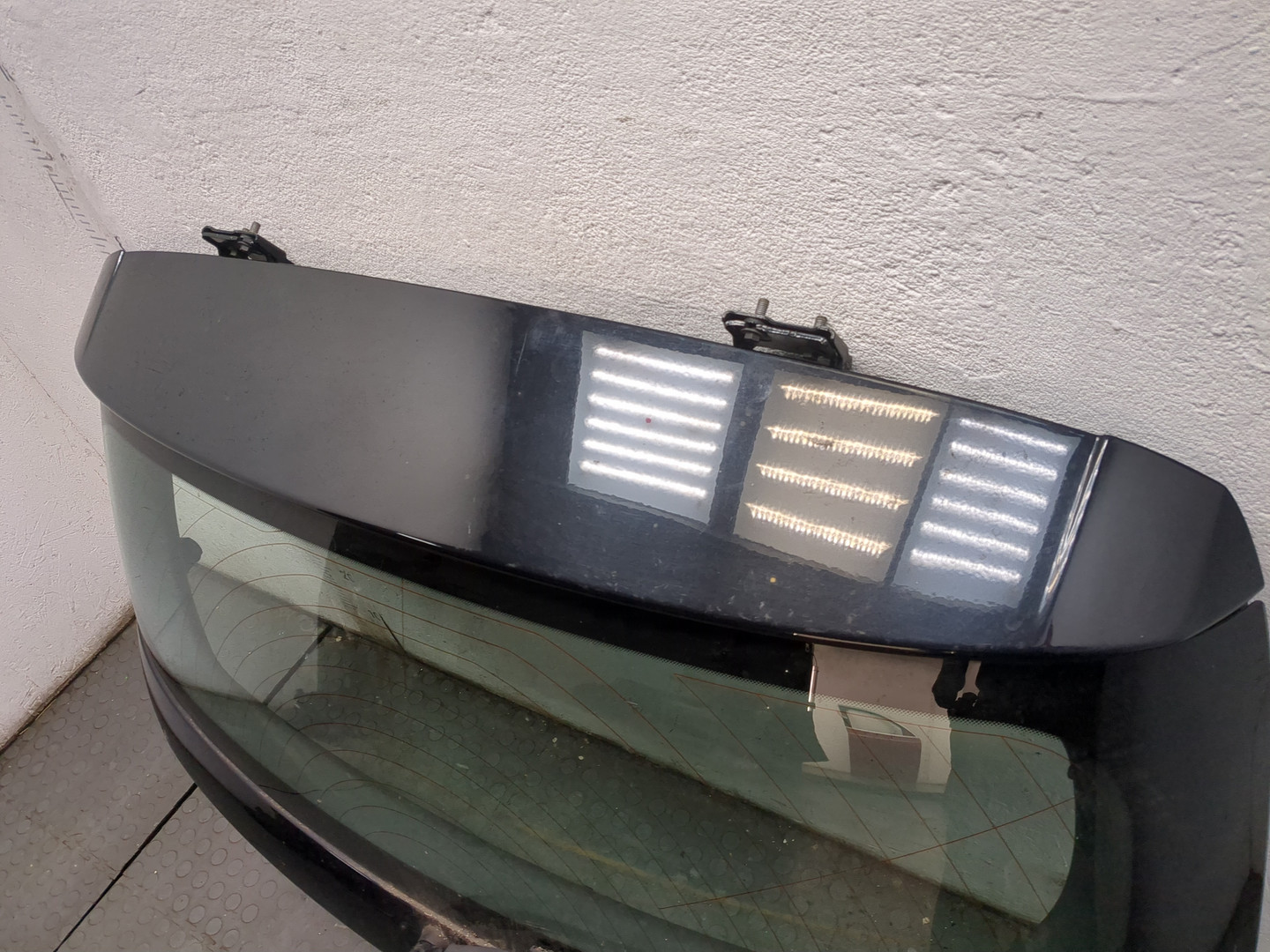 Дверь багажника