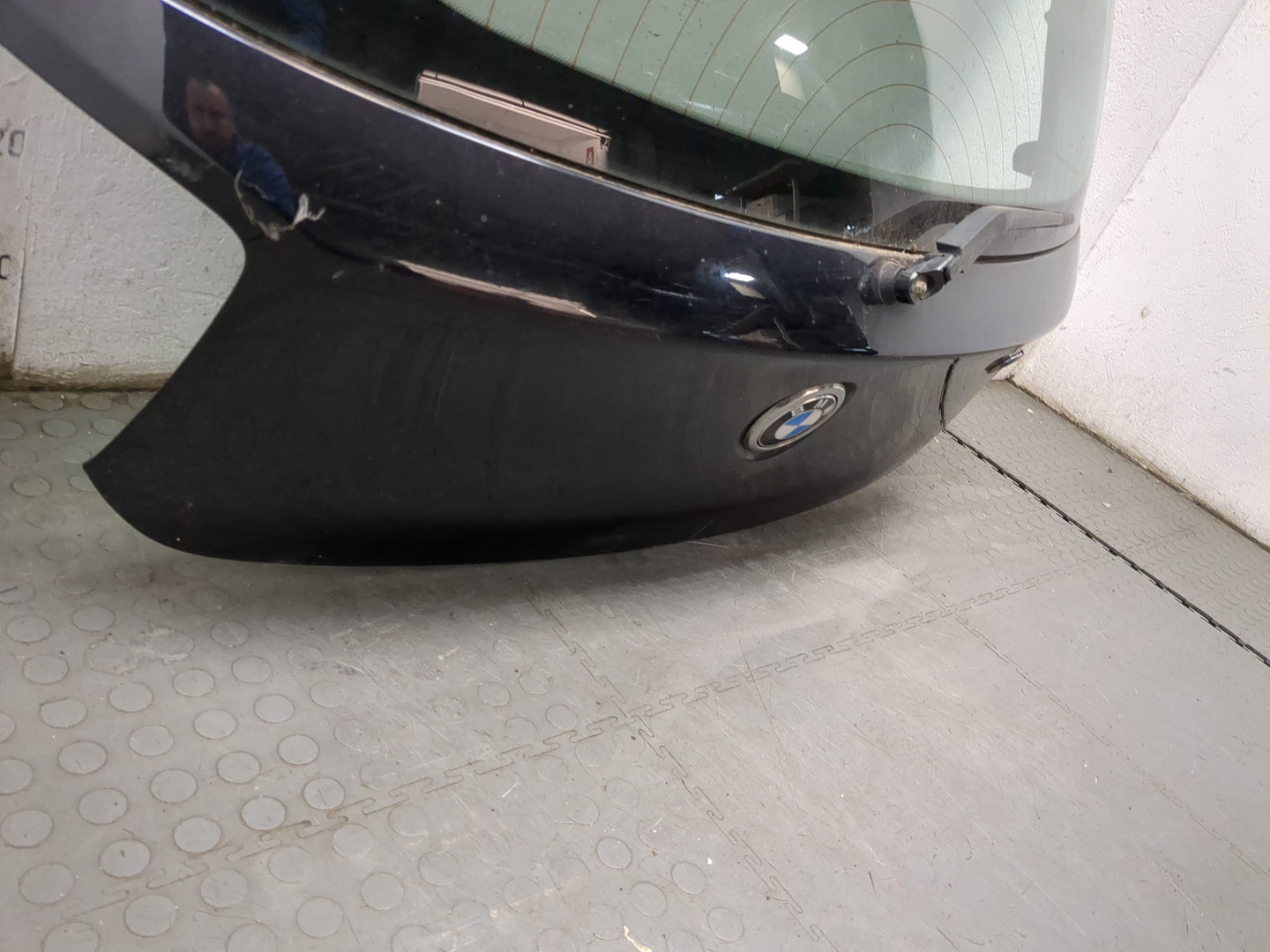 Дверь багажника