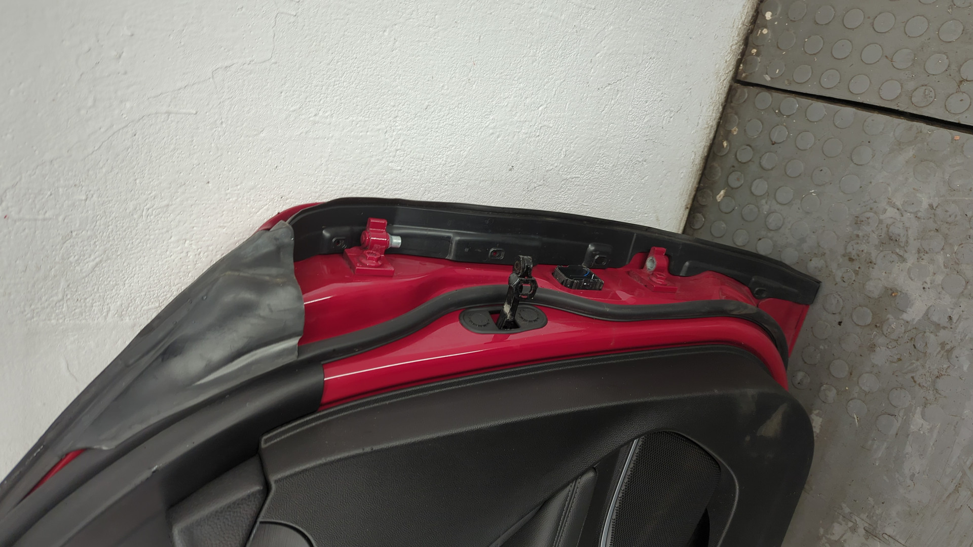 Дверь передняя левая