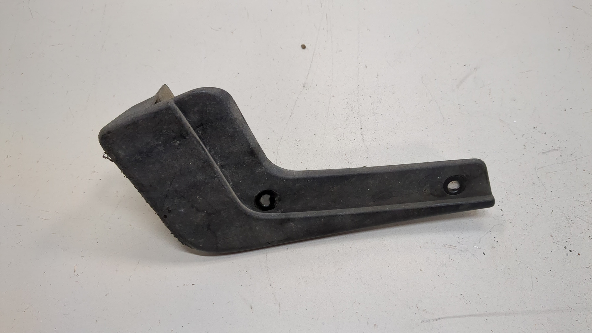 Брызговик задний левый