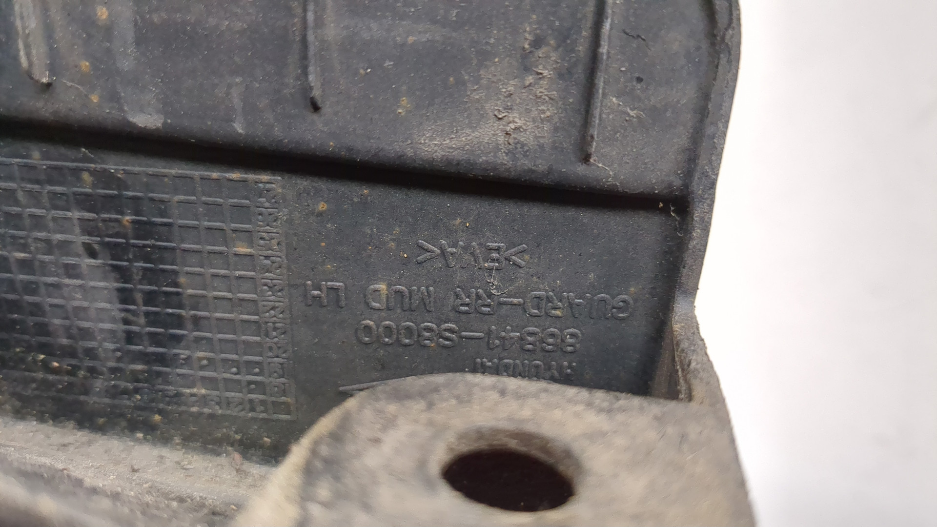 Брызговик задний левый