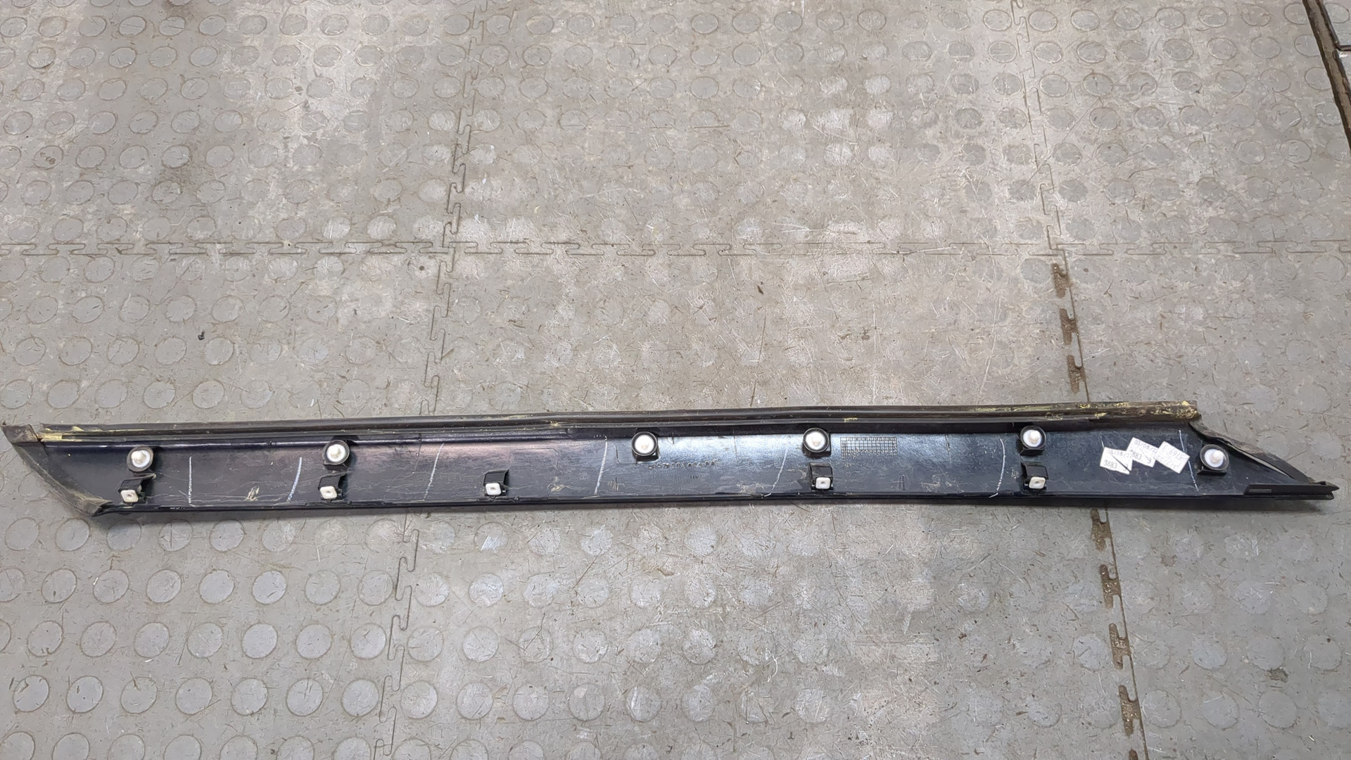 Молдинг лобового стекла