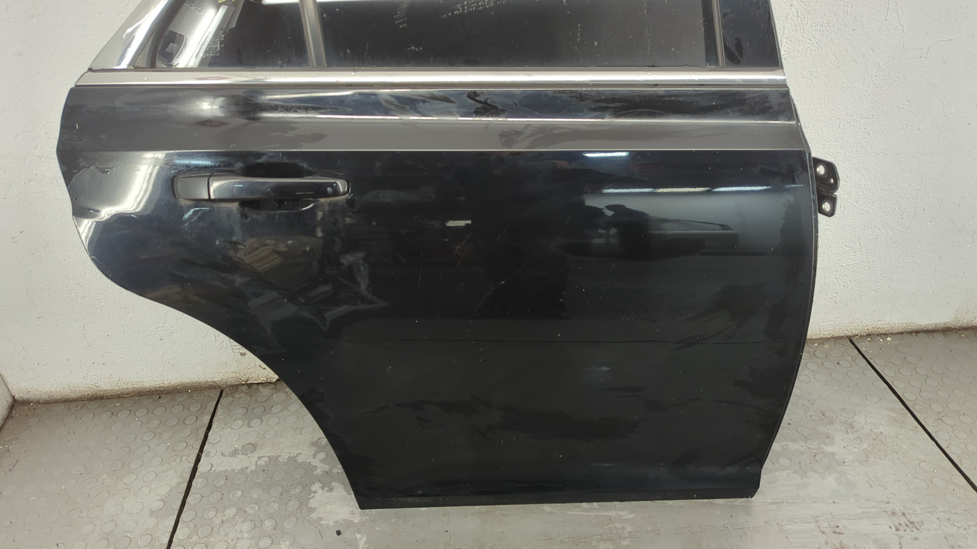 Дверь задняя правая